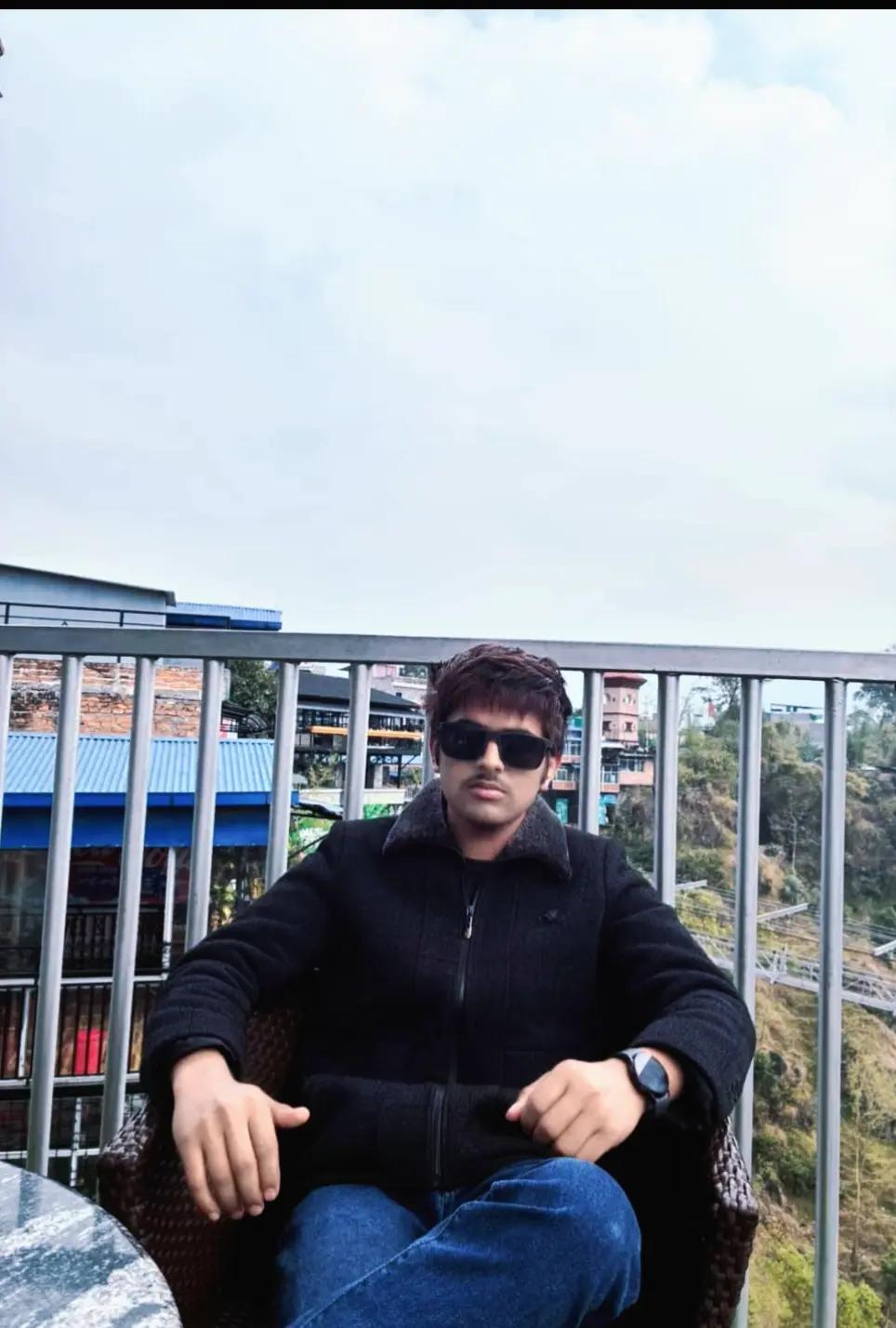 @Dipesh giri😶🌫️