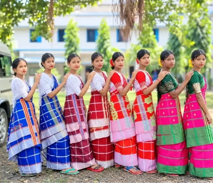 @আদিবাসী মেয়ে 😉🥰😛