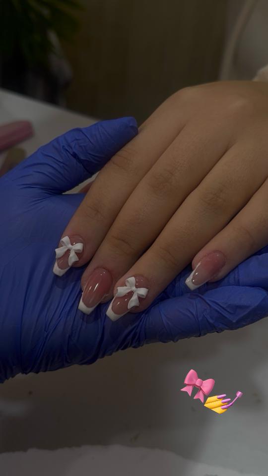 @Nailsbymyra_