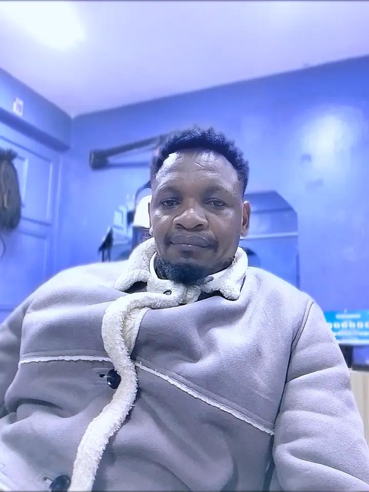 @Elite locks lounge maku meru