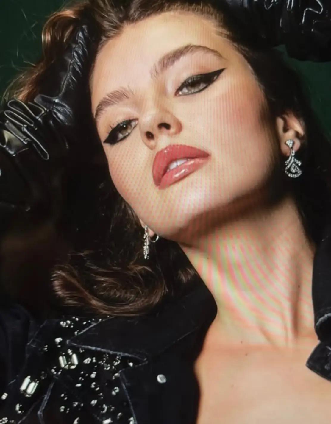 @𝒓𝒆𝒅-𝒗𝒆𝒍𝒗𝒆𝒕⚢