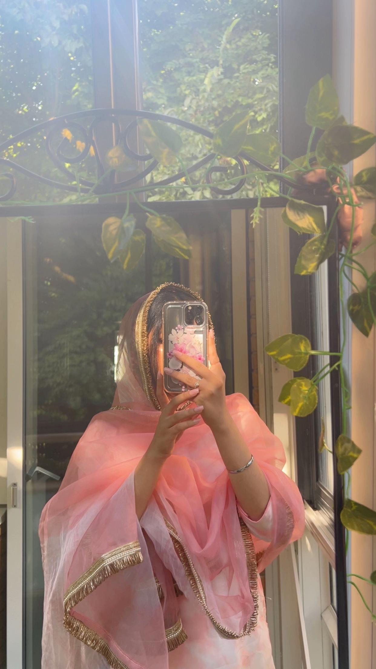 @Kaur✨