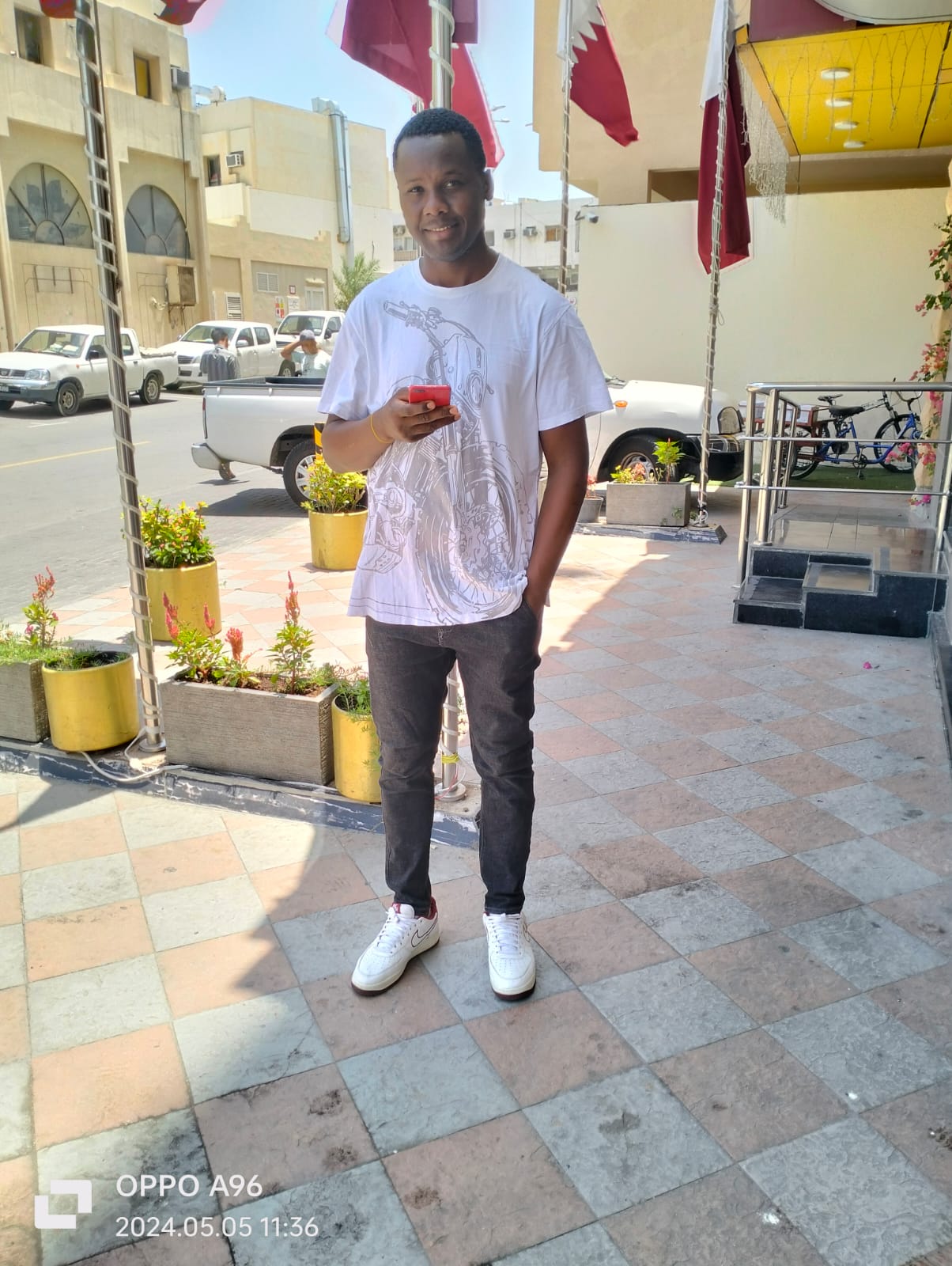 @Barefoot King 👑
