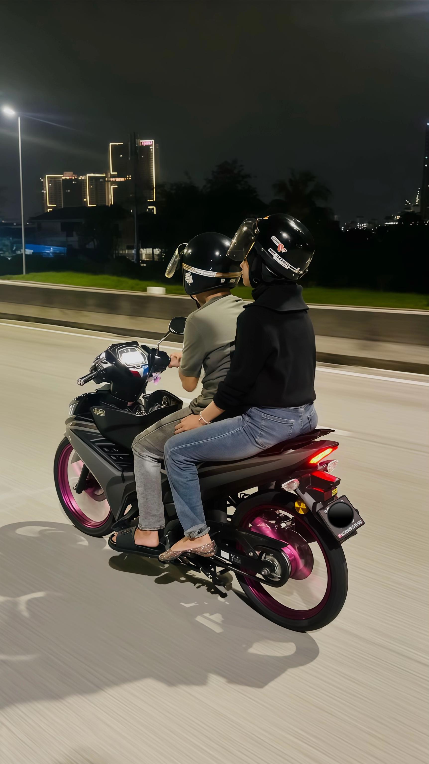 @๐๐๐๐ฅ๐ โ