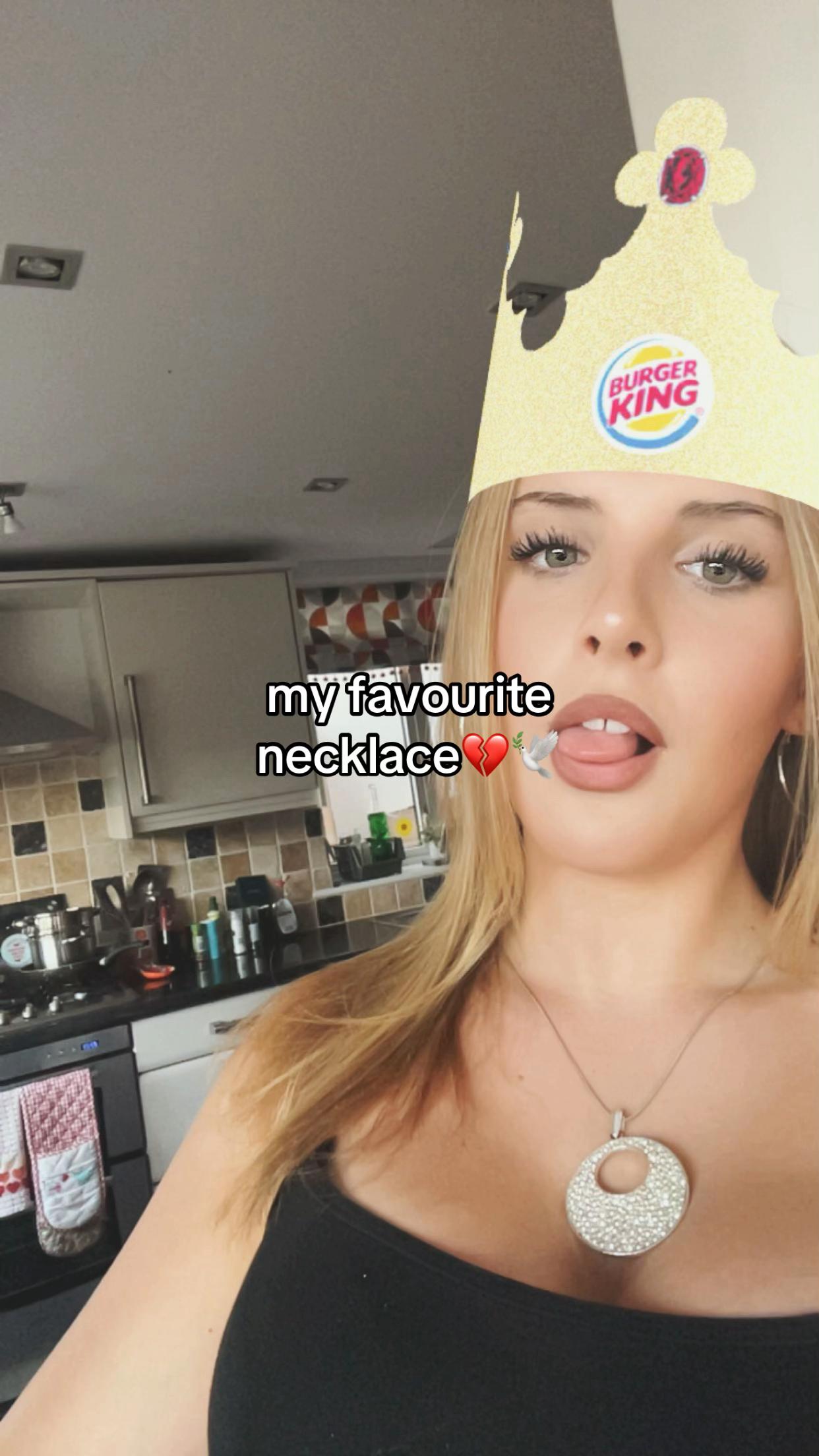 @🦄