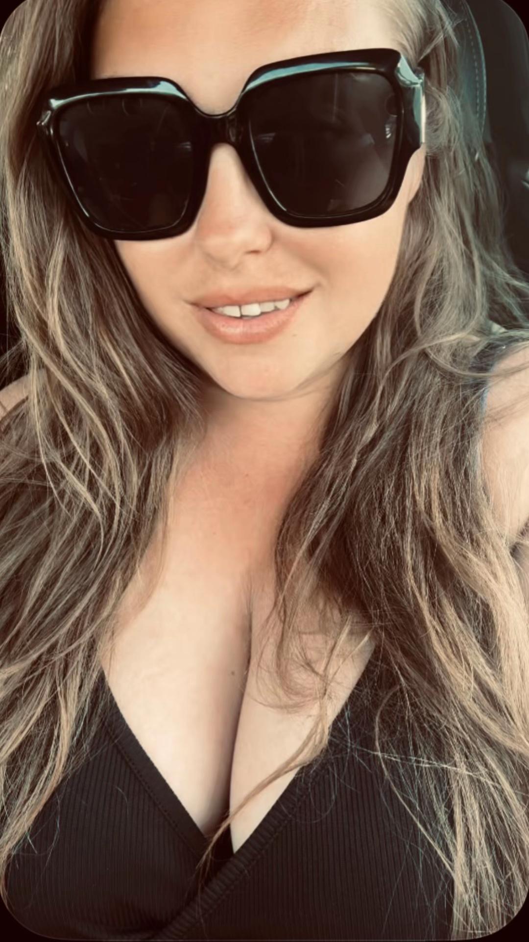 @LusciousLaurax