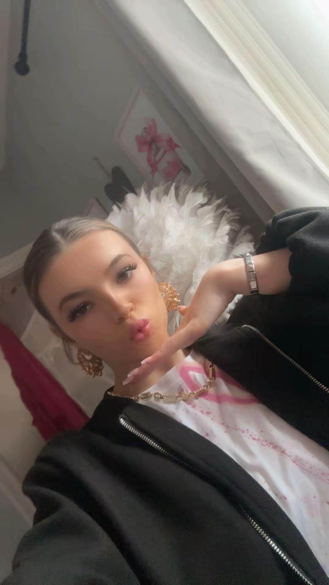 @𝓑𝓻𝓸𝓸𝓴𝓮💋❤️&zwj;🔥