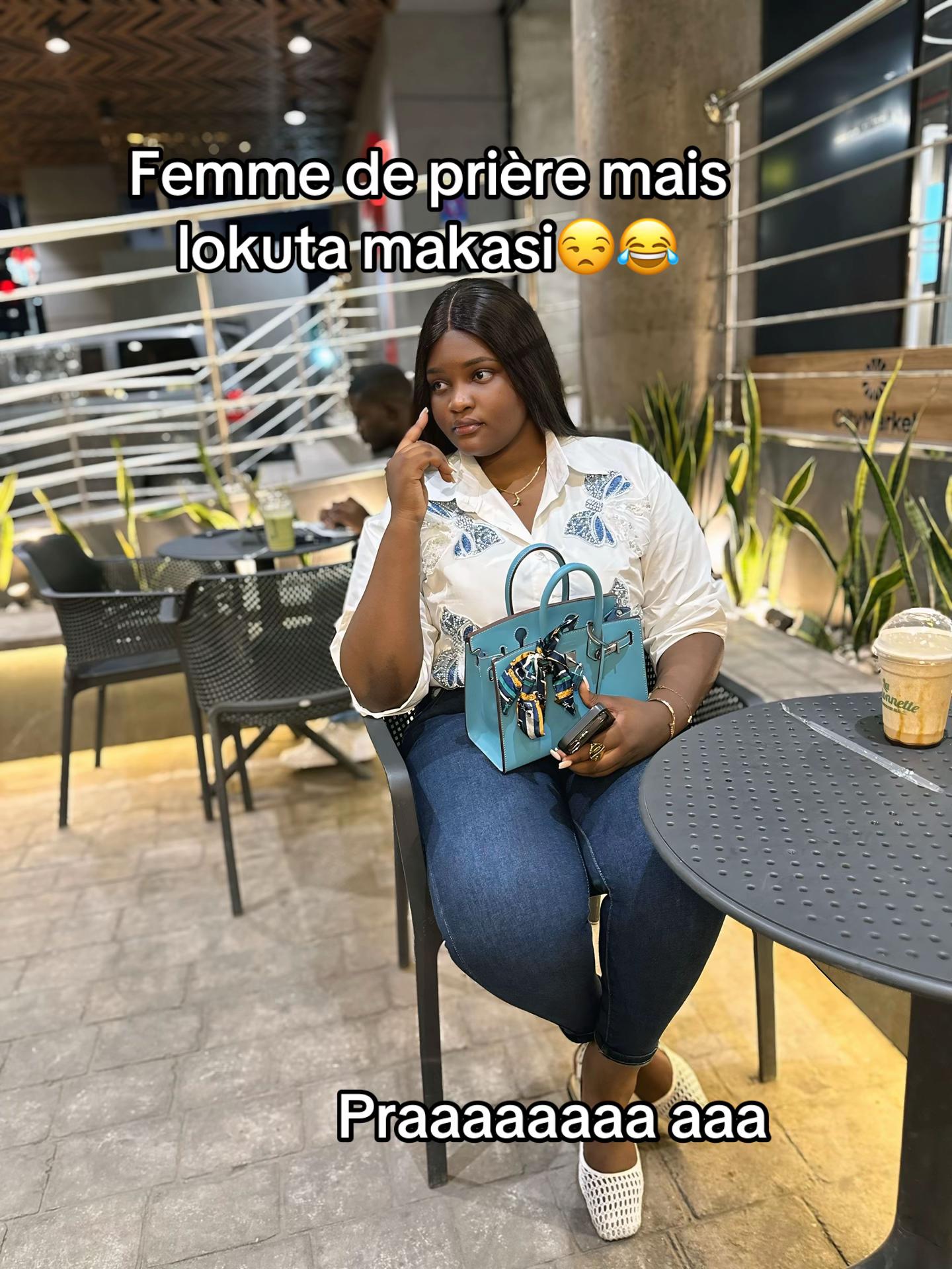 @Ak 💵 🤍🧸🧬