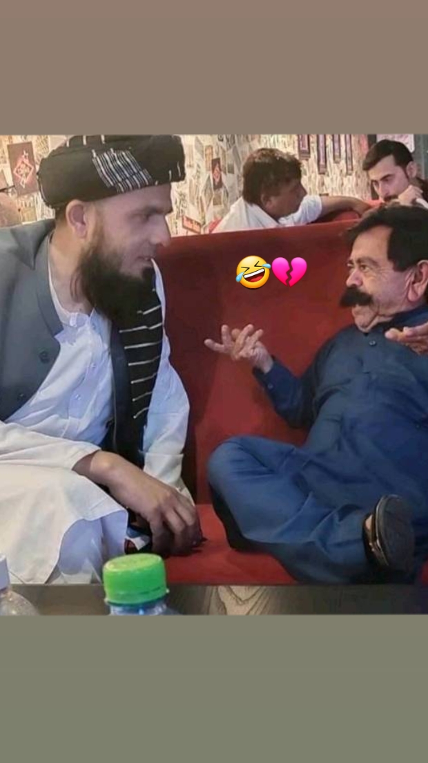 @ملک صاحب   🤣