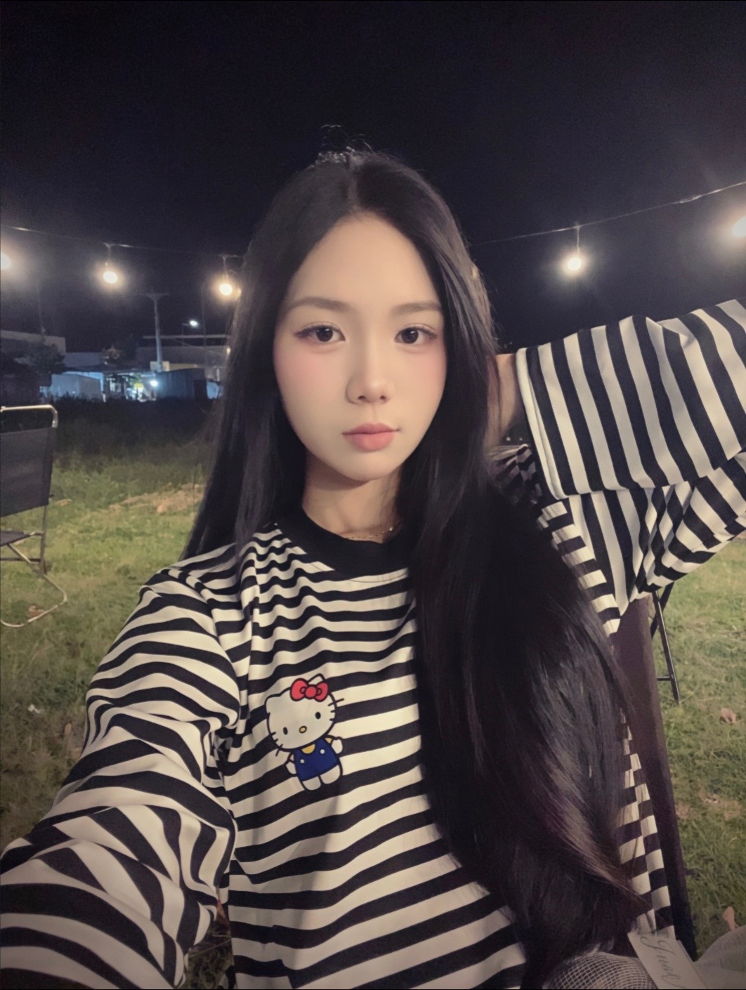 @N&agrave;ng khờ cầm s&uacute;ng l&agrave;m thơ