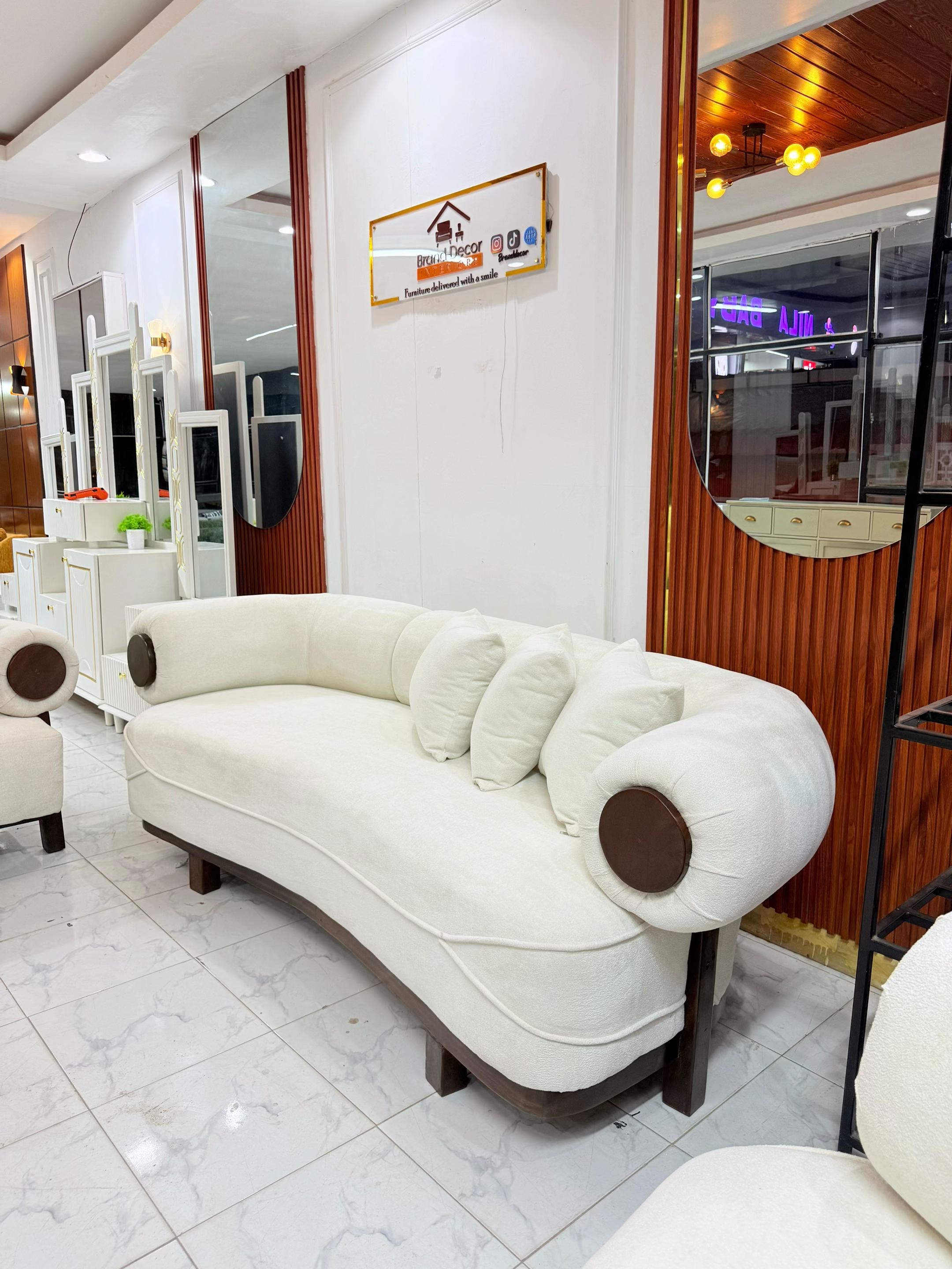 @BRANDDECOR_INTERIORS