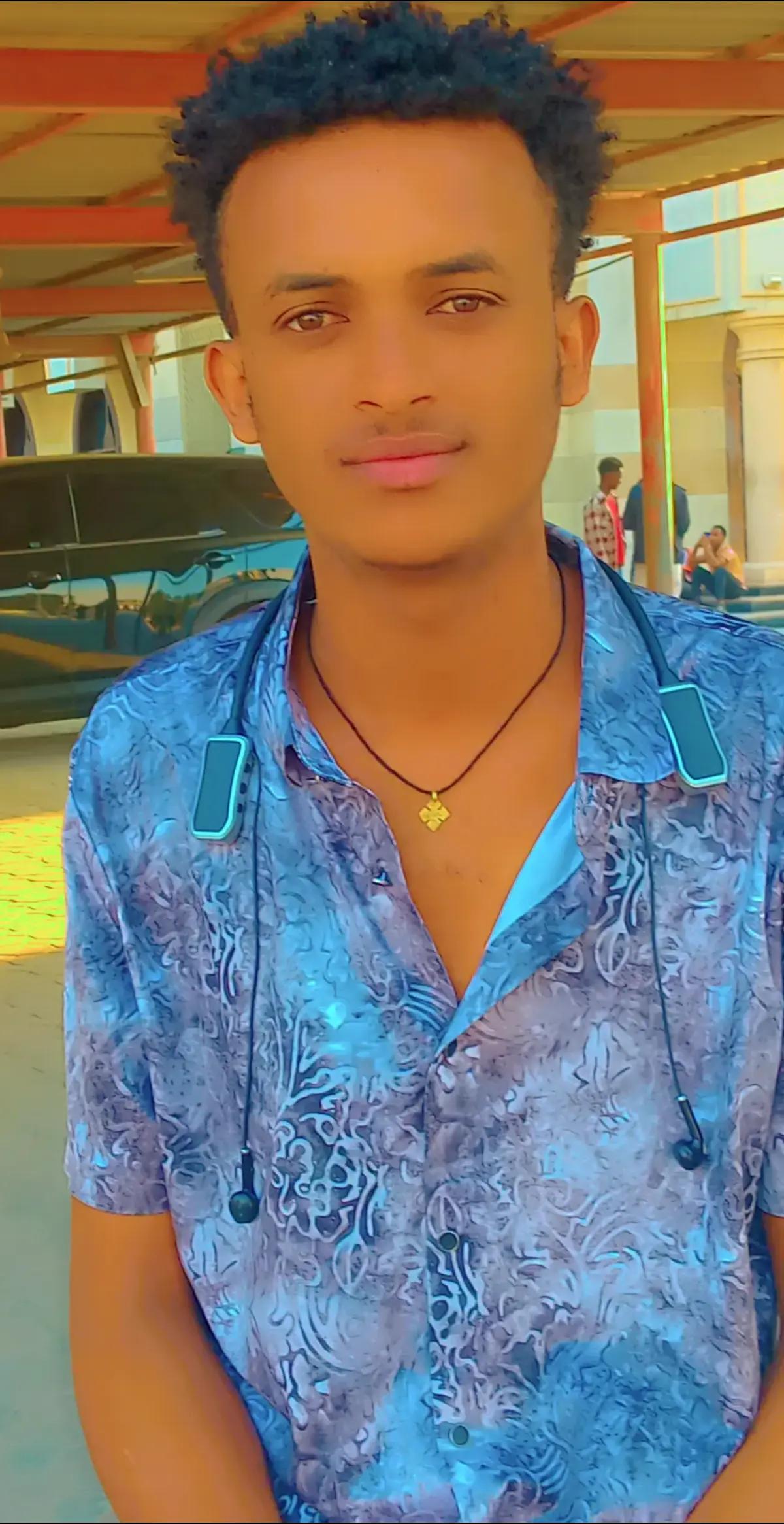 @Adonii