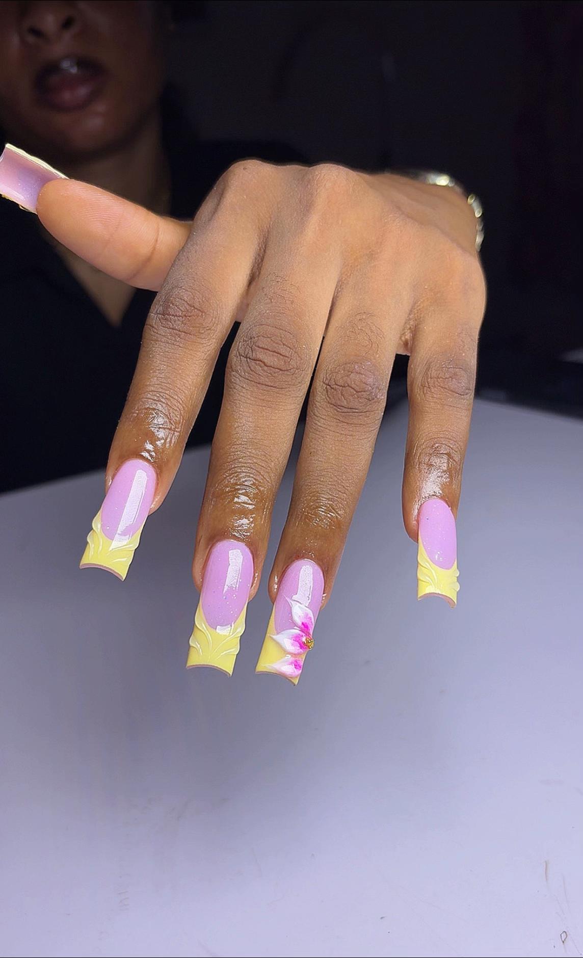 @Chommzyposhnails in asaba💅🏾