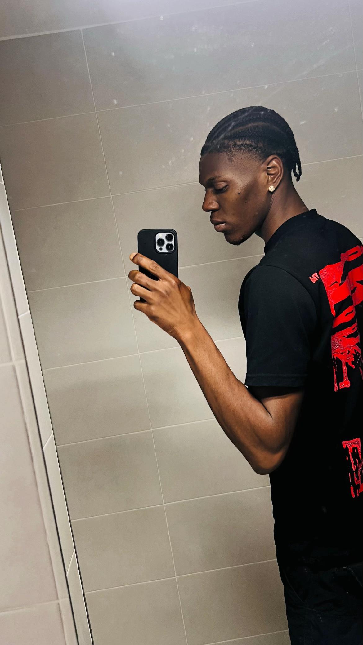 @SAMEE 🇳🇬
