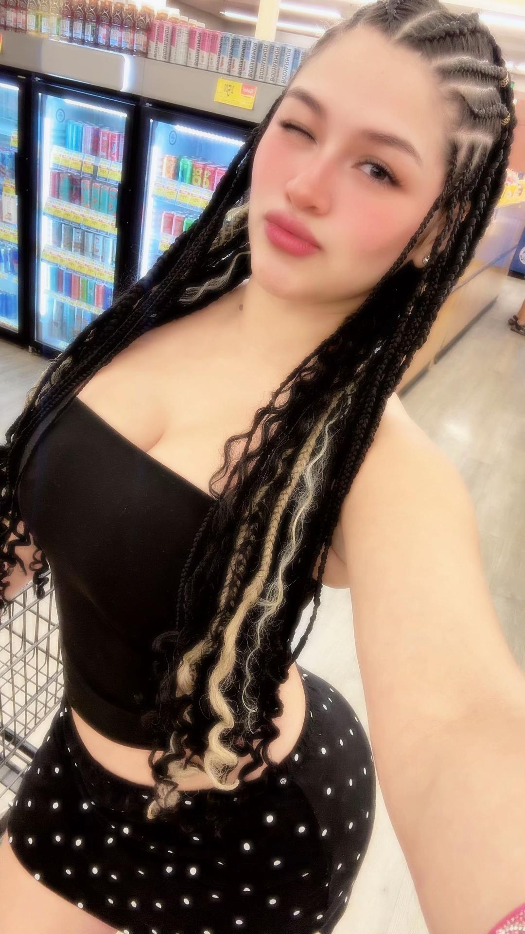 @Adriana paola🩷