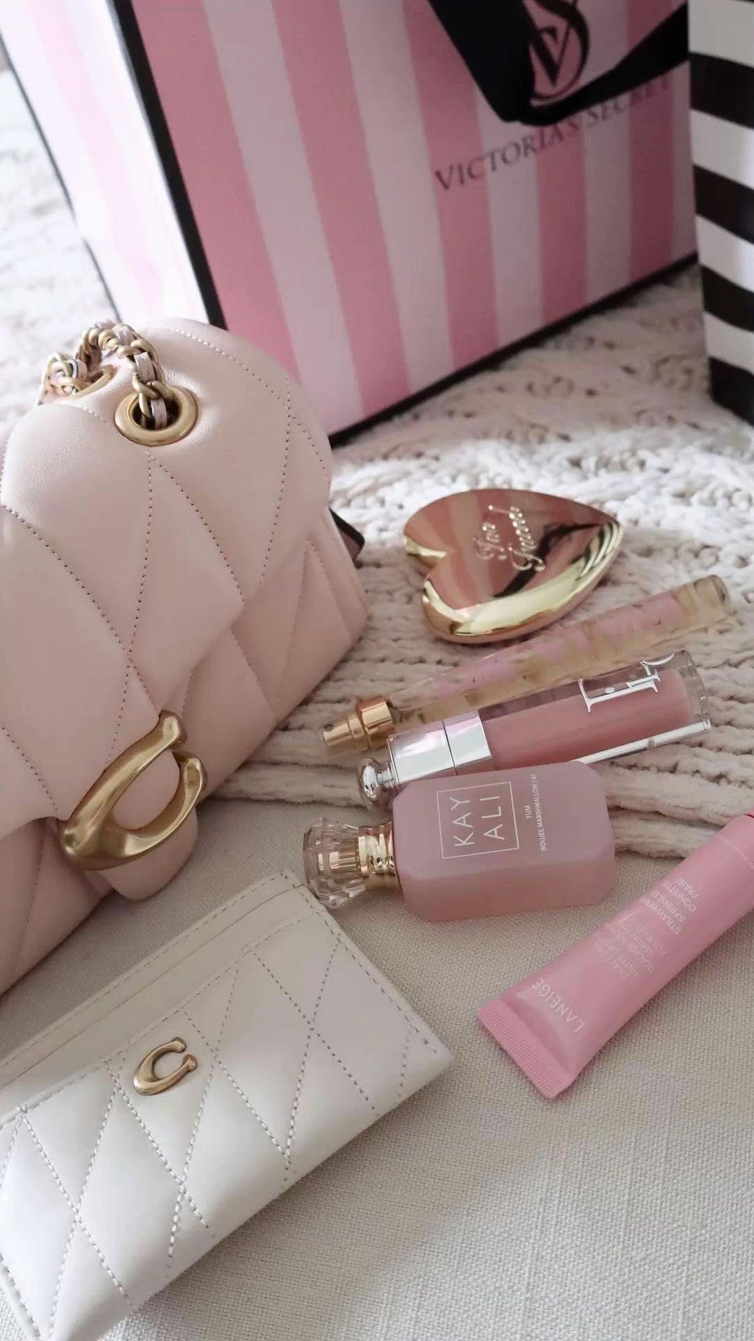 @Adjoa🎀🍒