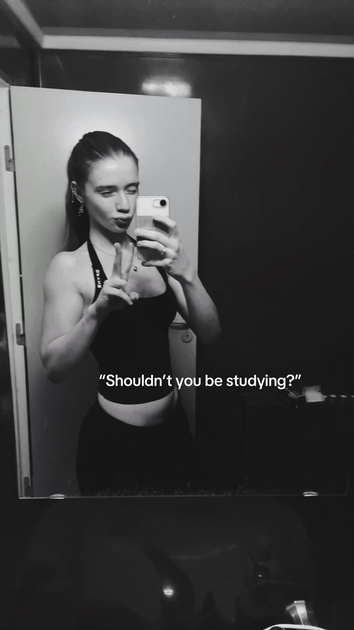 @LARA RAARUP