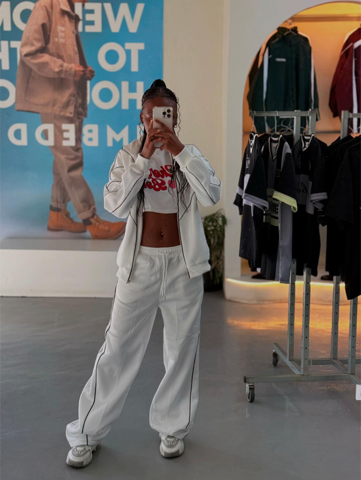 @Monalisa_mukwevho