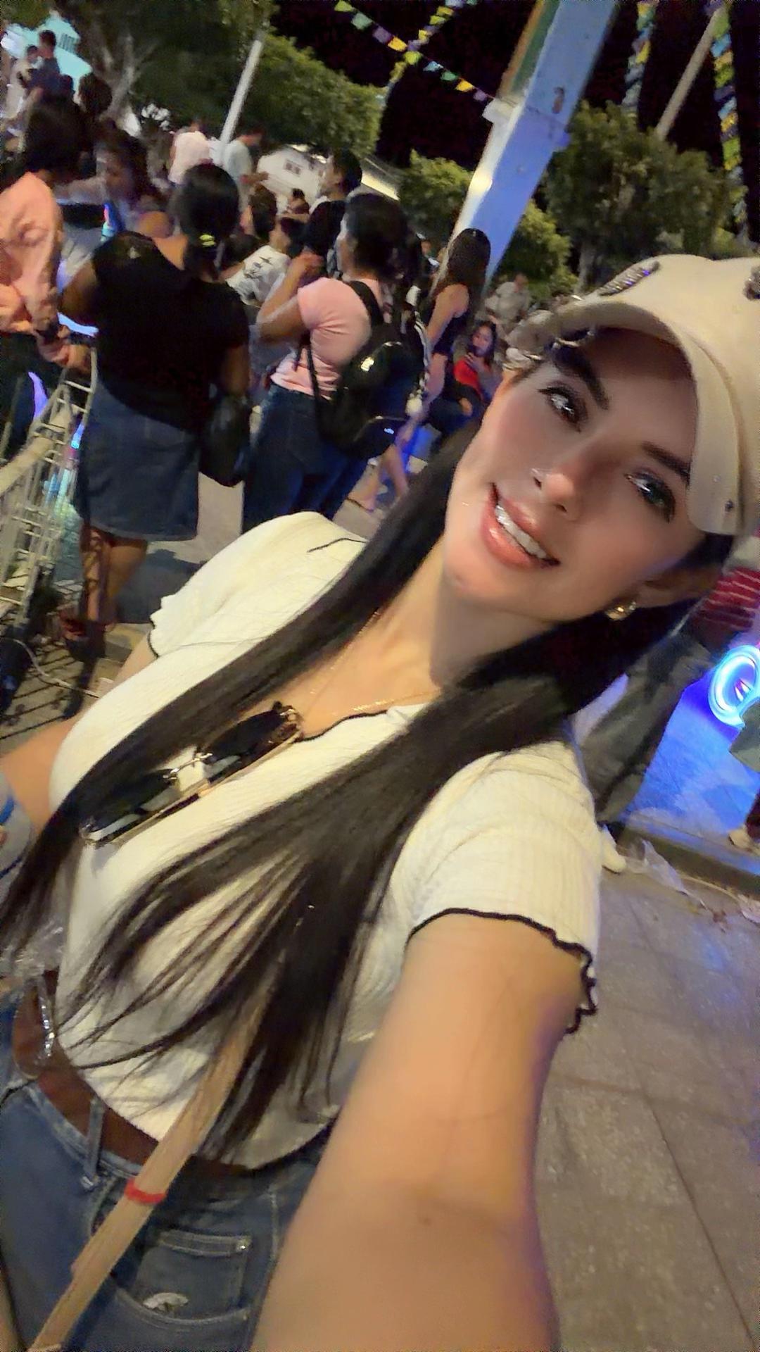 @Yucely