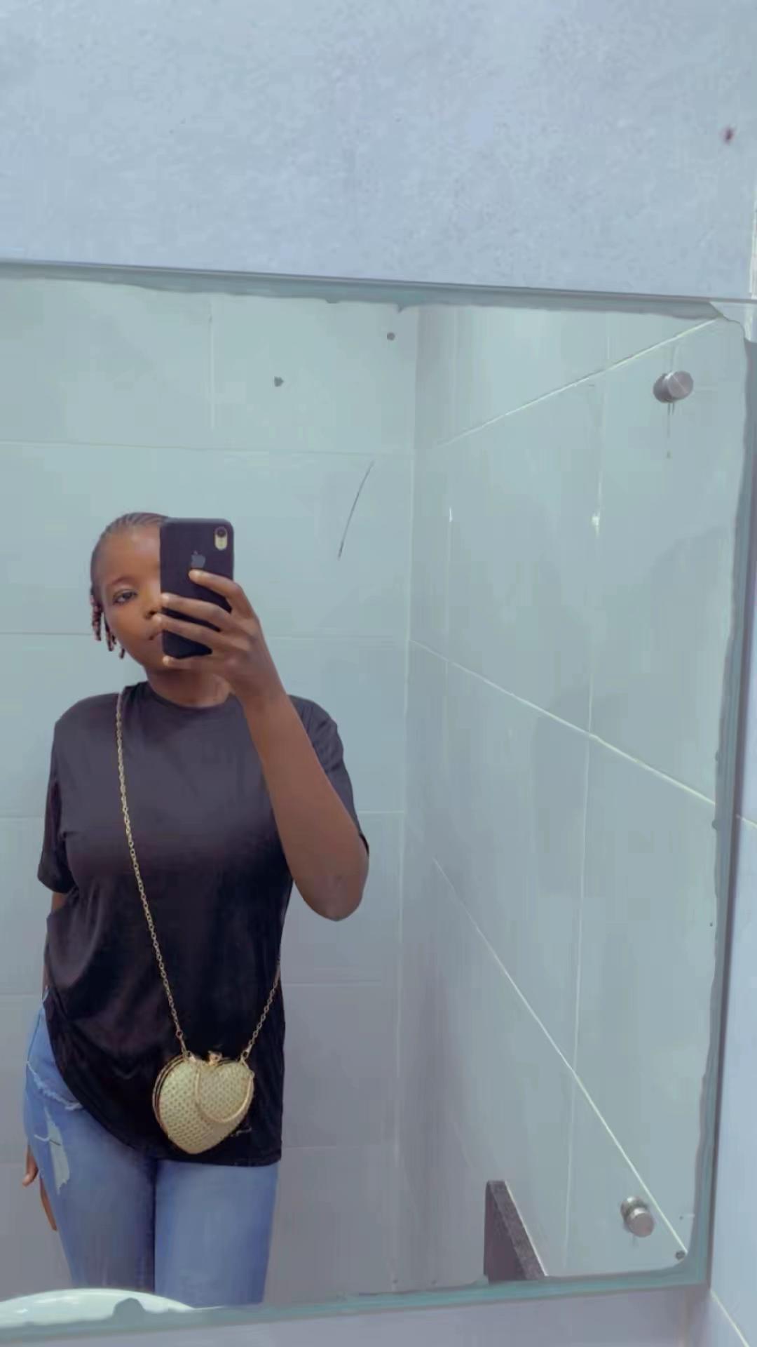 @Queen&rsquo;s Aparel 👗🛍️🛍️