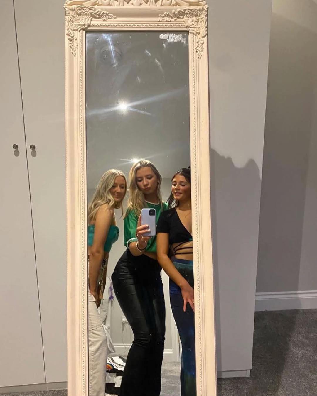 @maeve_moran0
