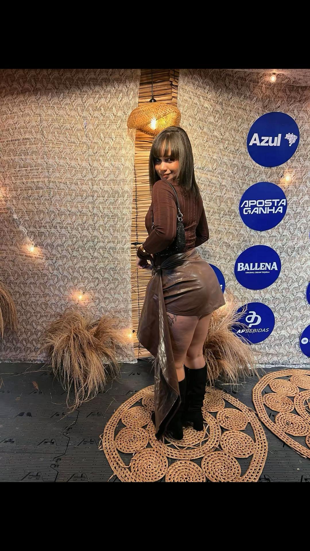@Thainá Azevedo