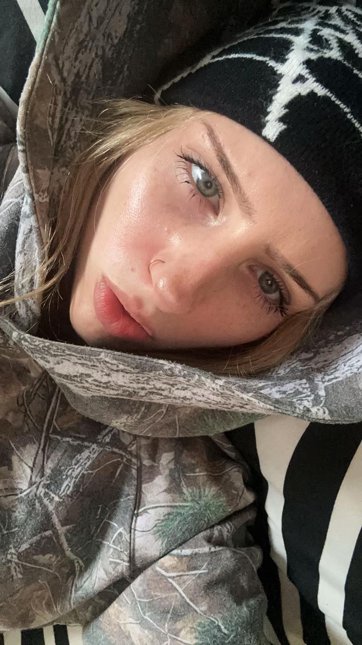 @️