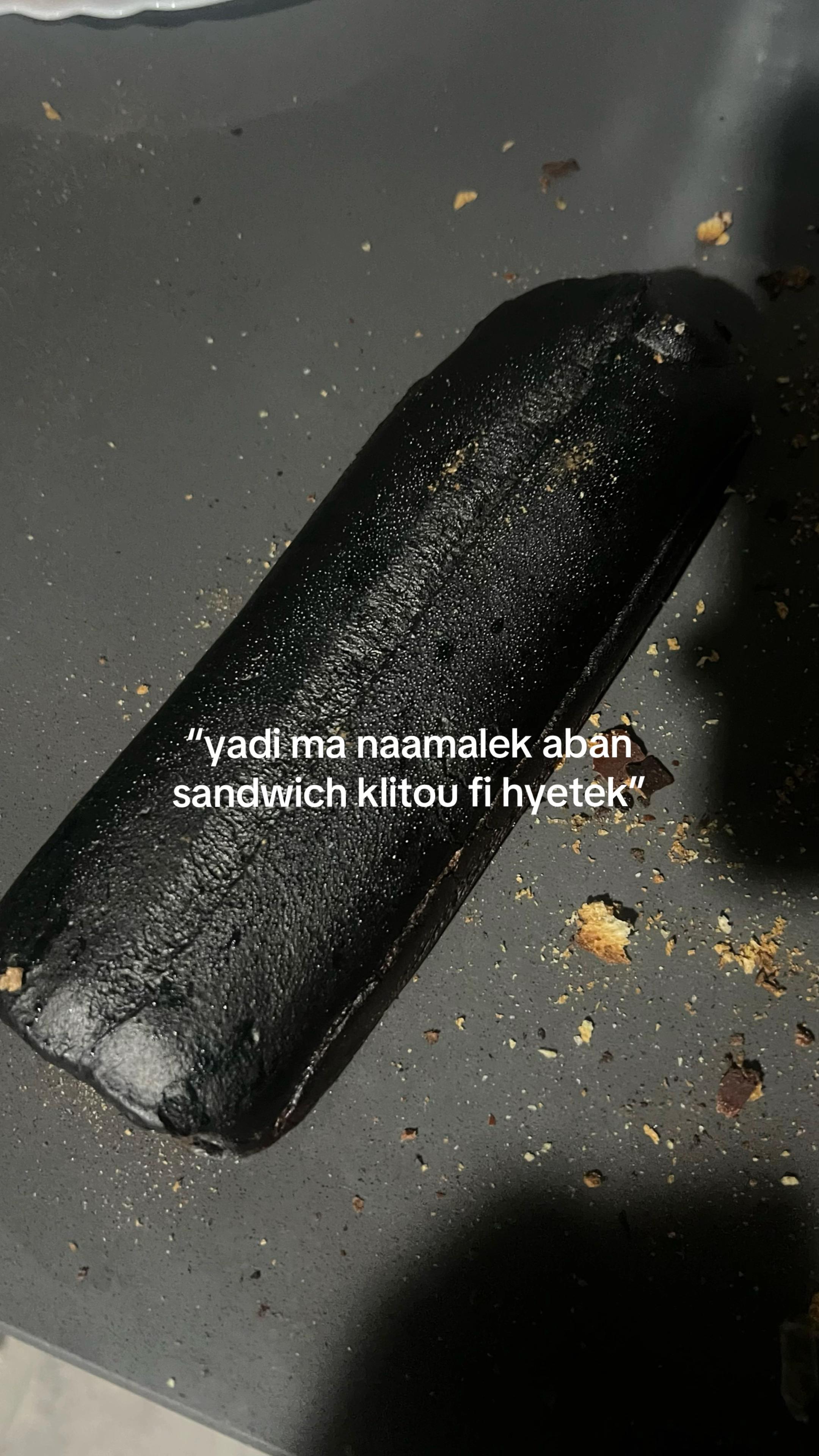@🦦
