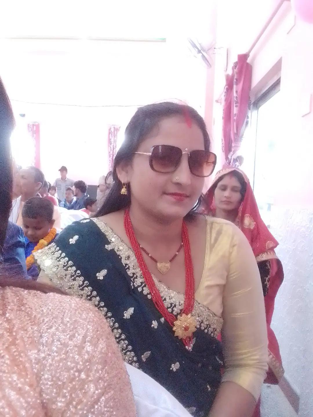 @Rina Ydv760
