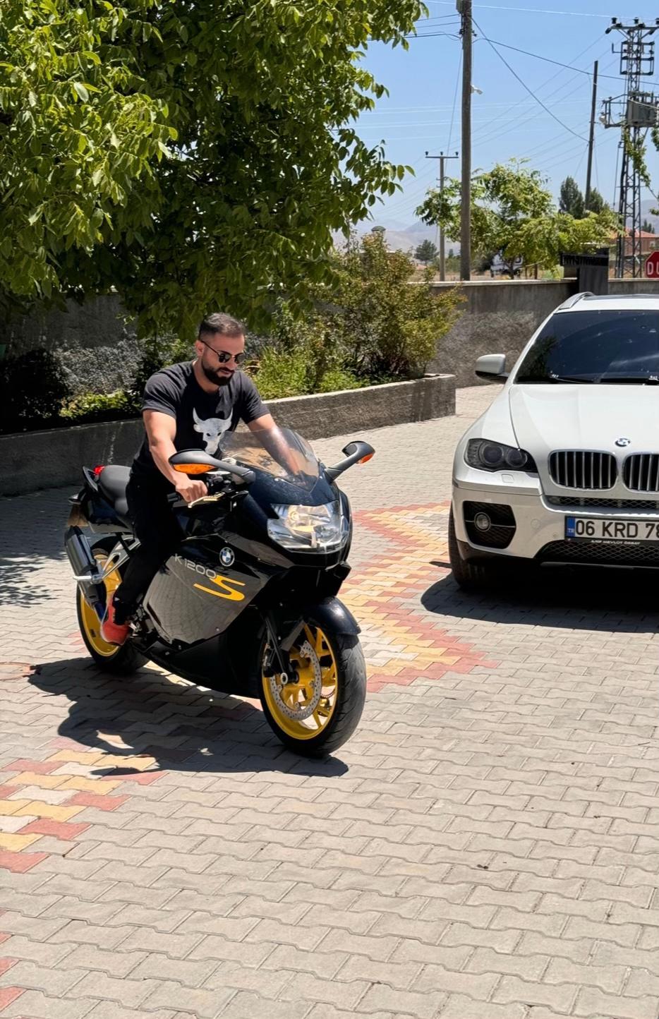 @Ahmet Apaydın