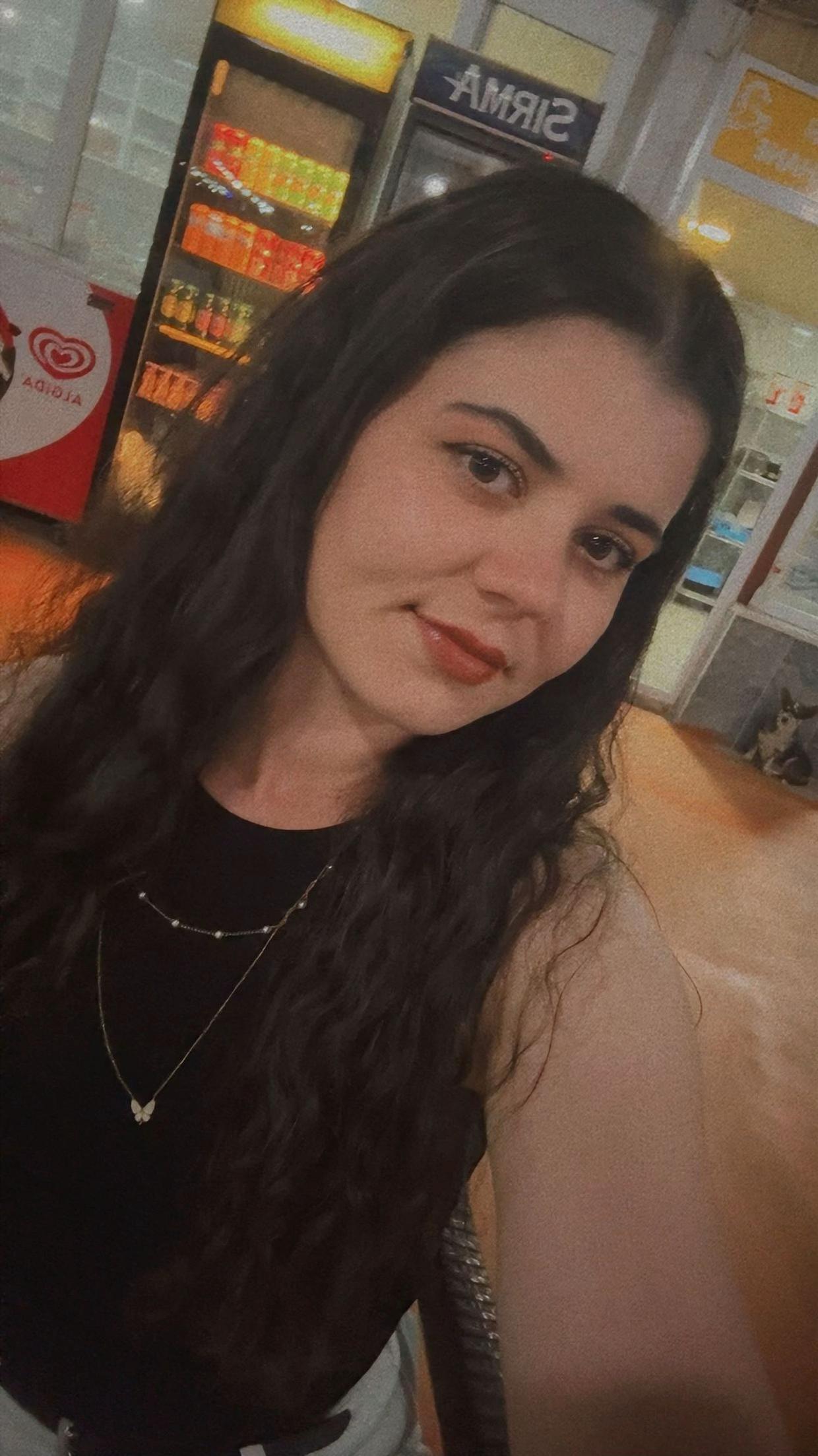 @G&uuml;lnur Kırmızı