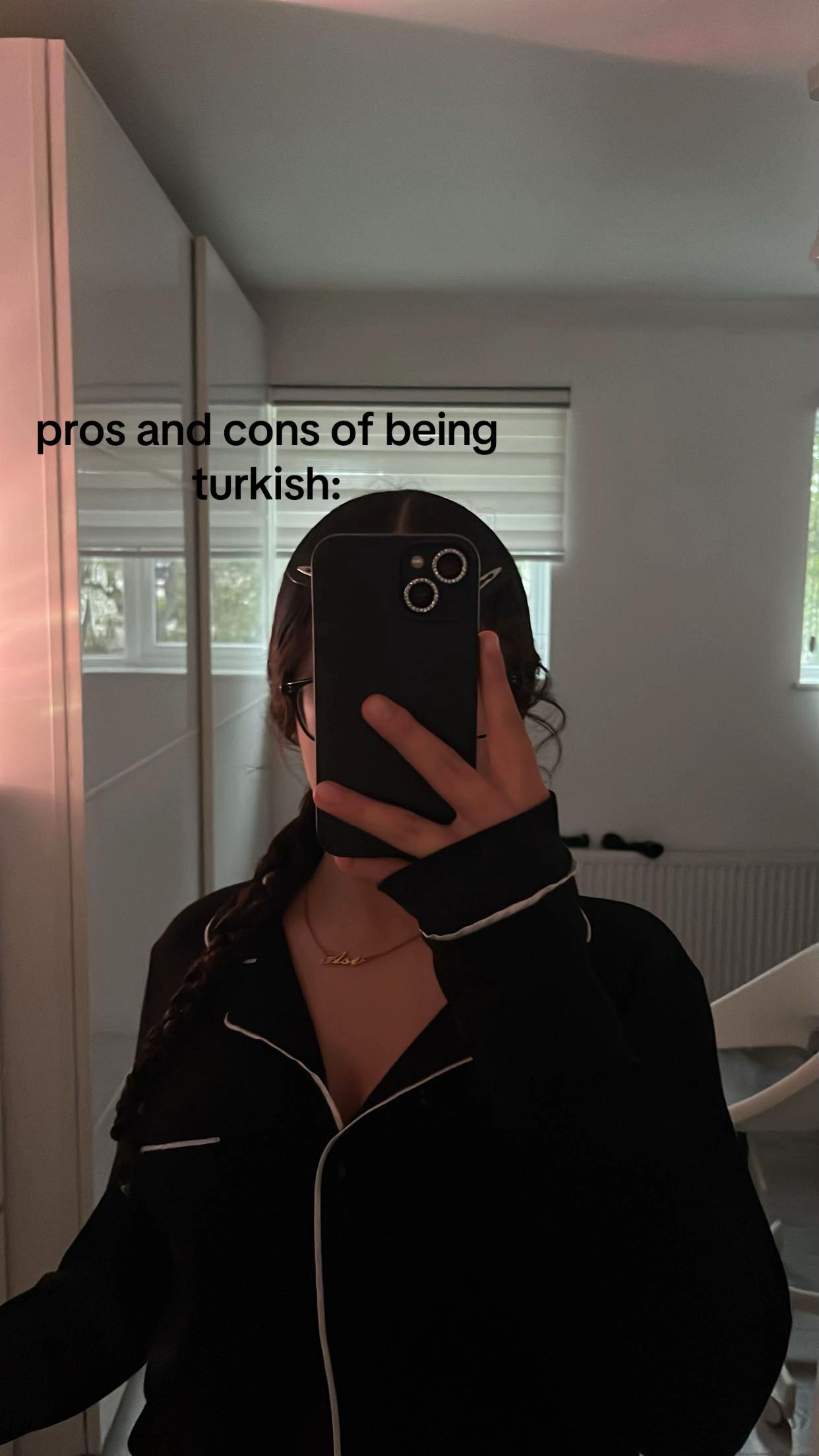 @⃟