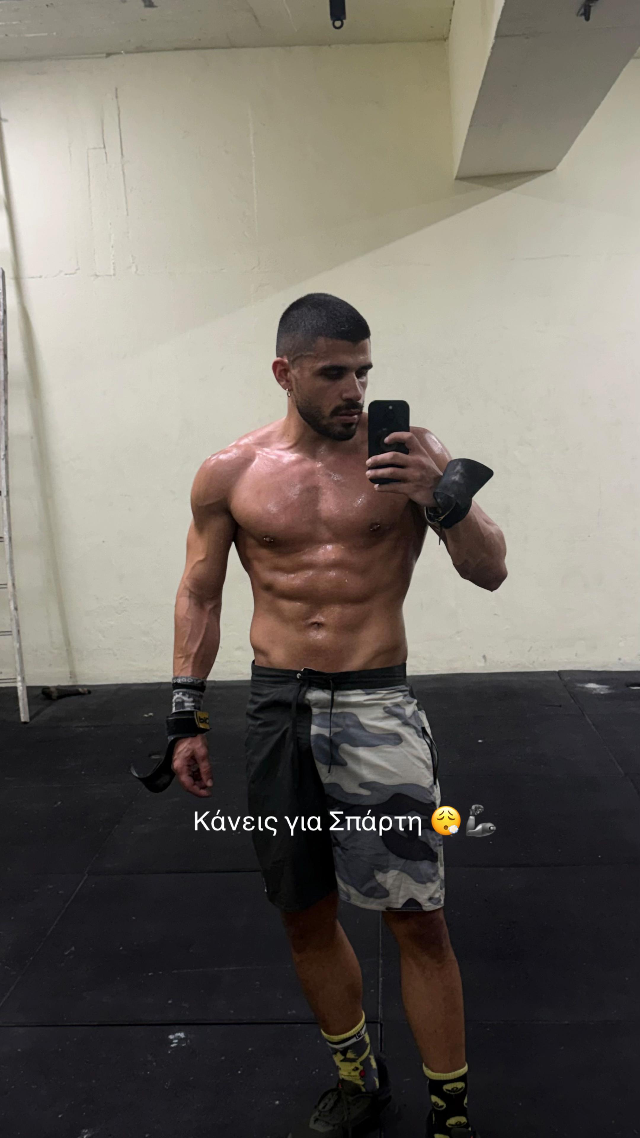 @nikosgiann_