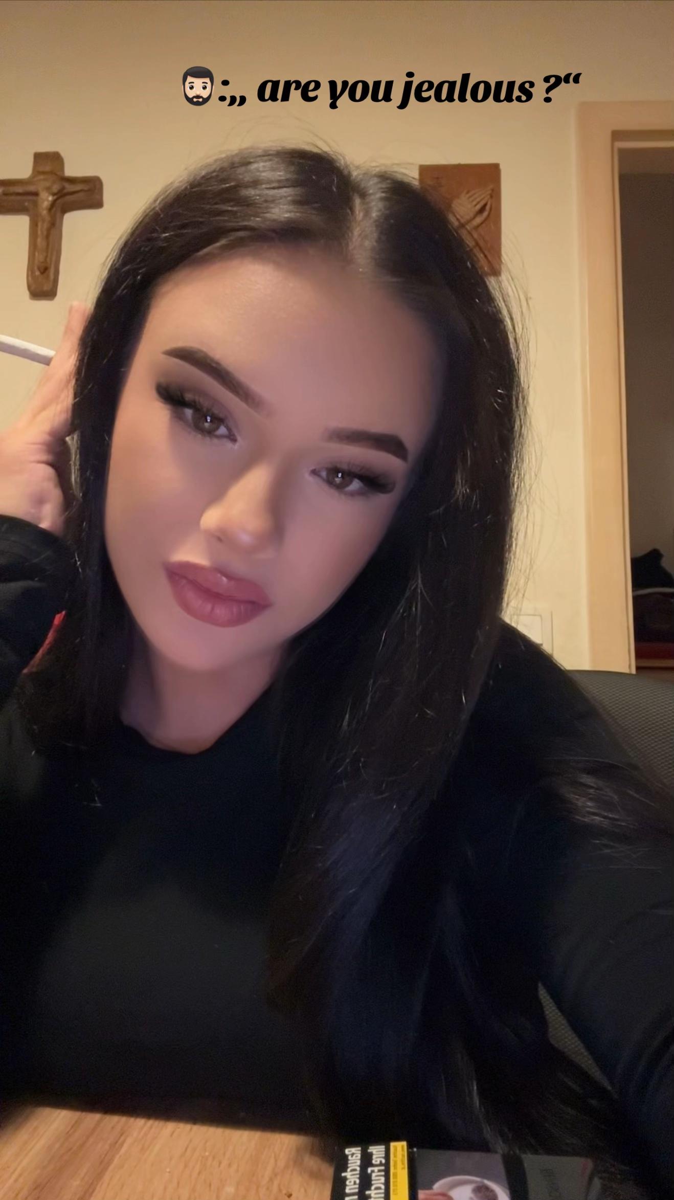 @Lena🌟