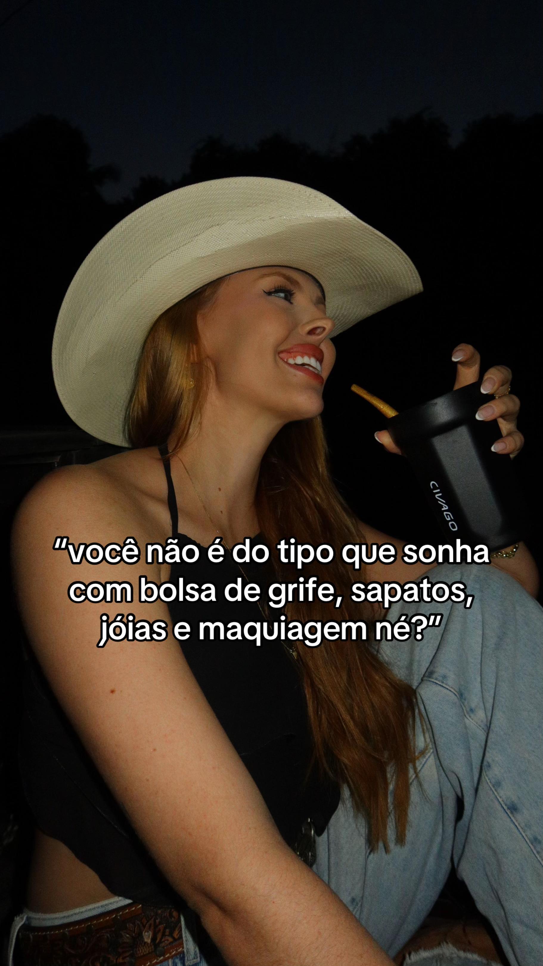 @Ana Carla