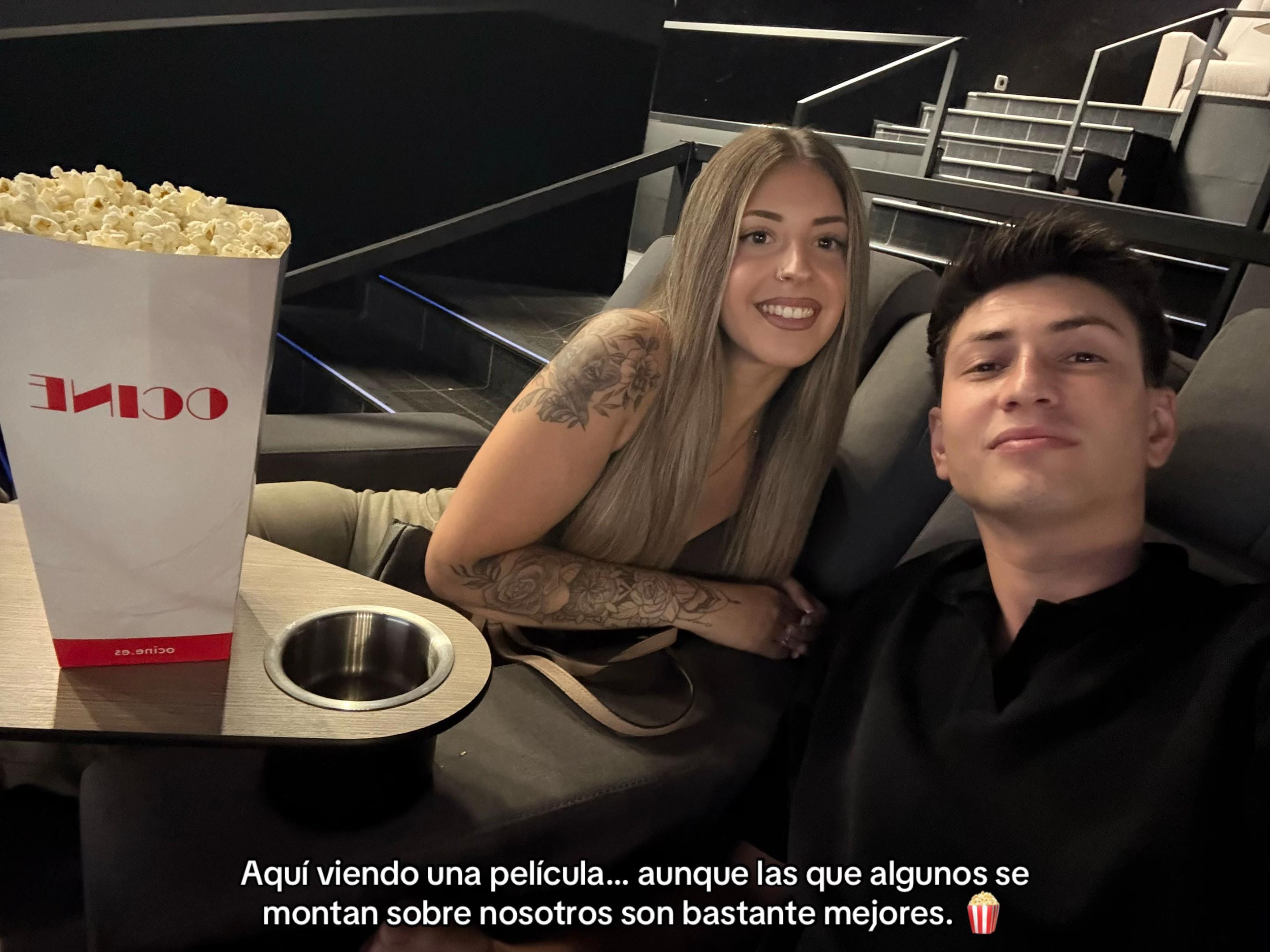 @LUC&Iacute;A