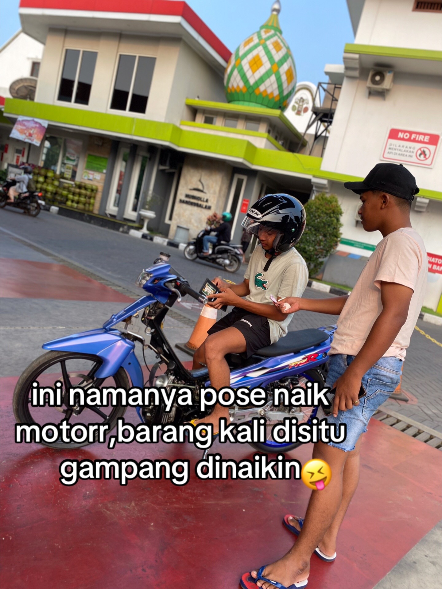 @Aboyy