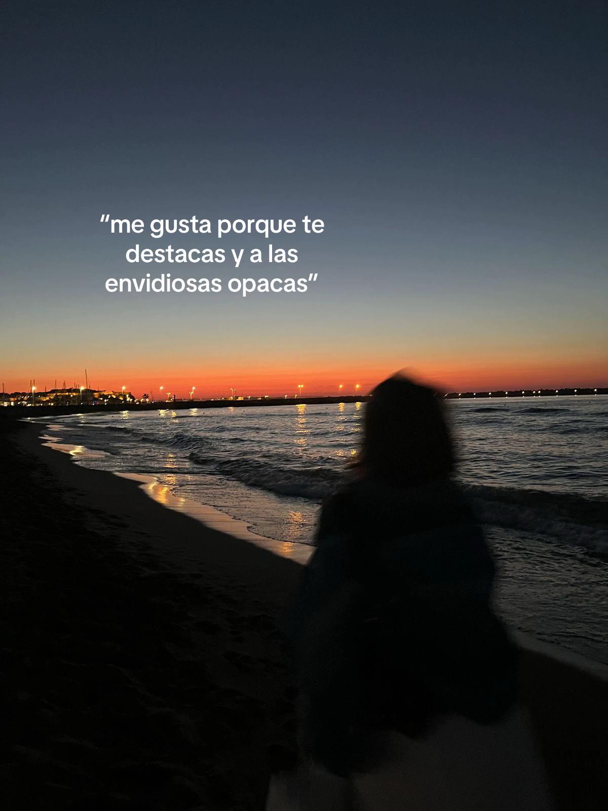 @🥳