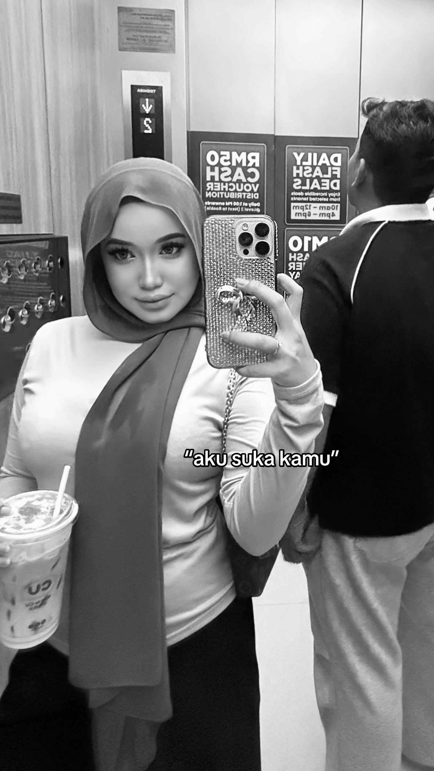 @nia
