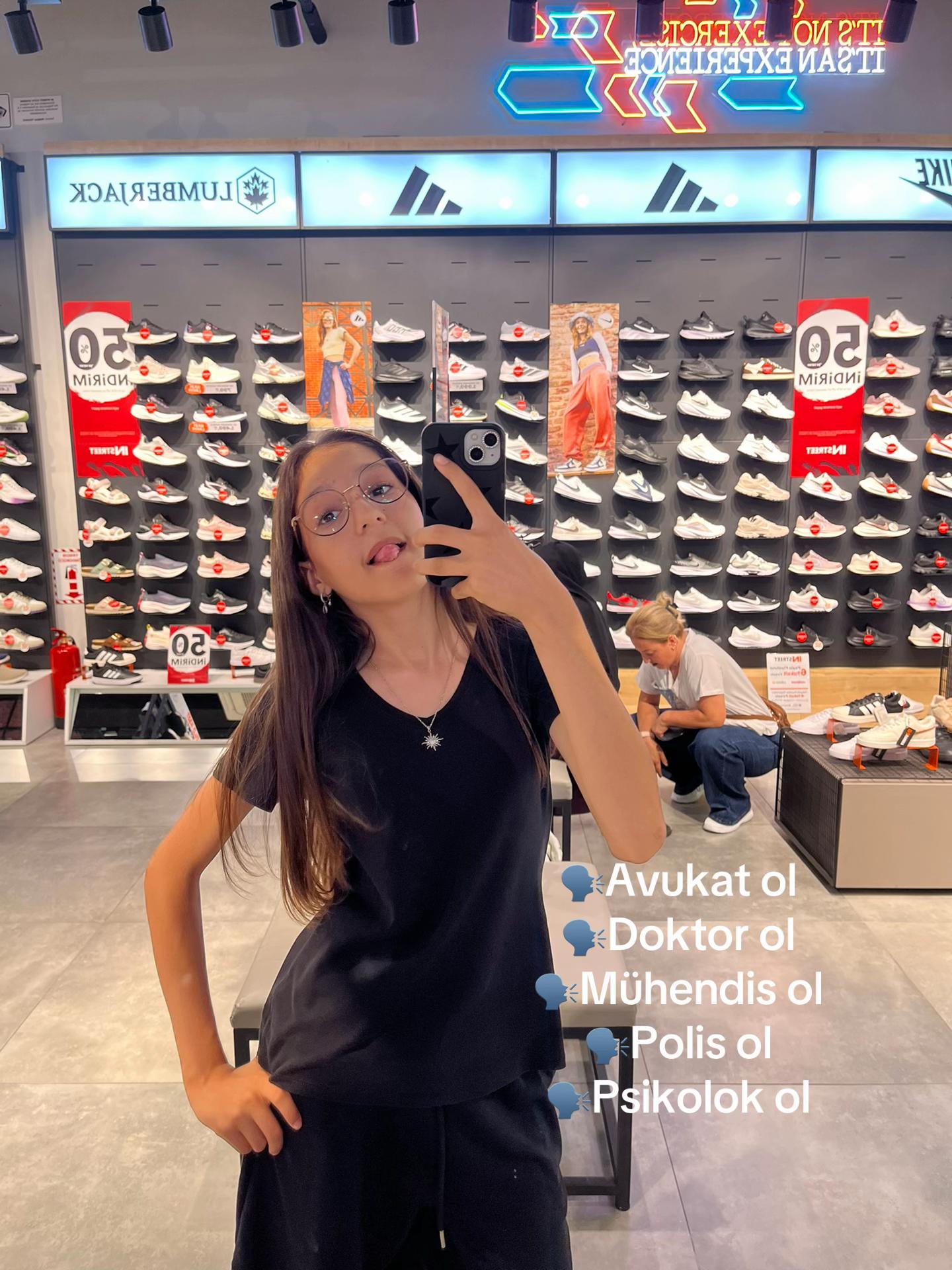 @selinn1006