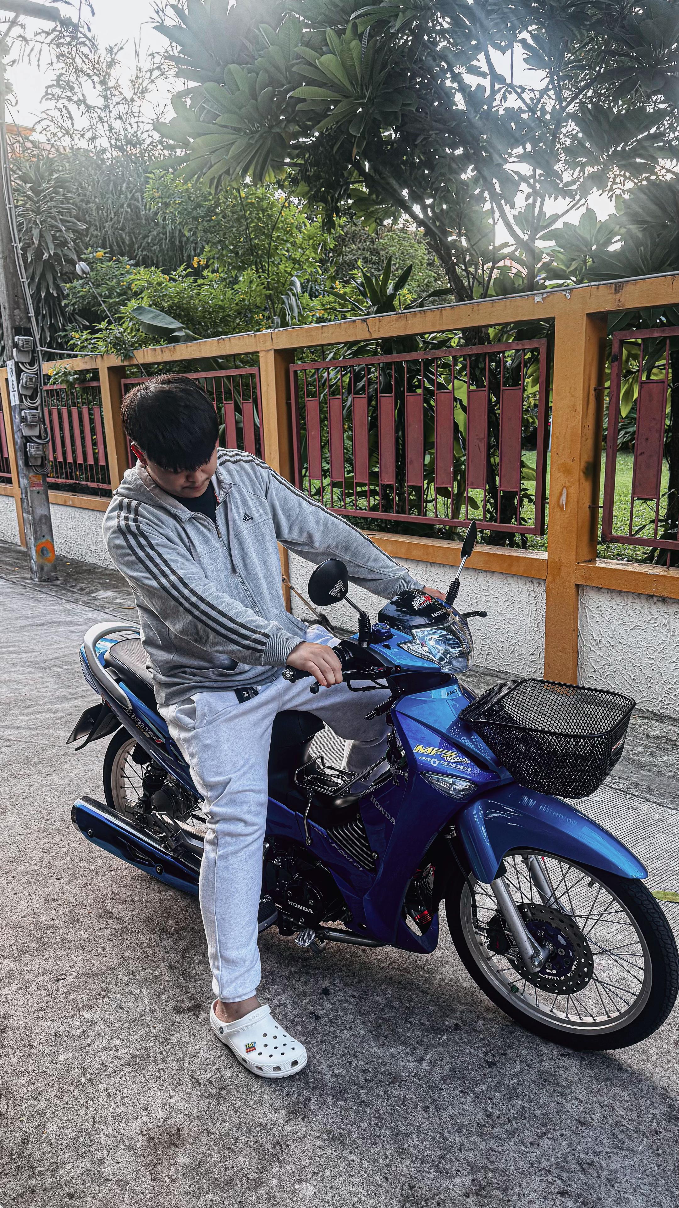 @อะไรก็ ภาคิน.⚡️🌍