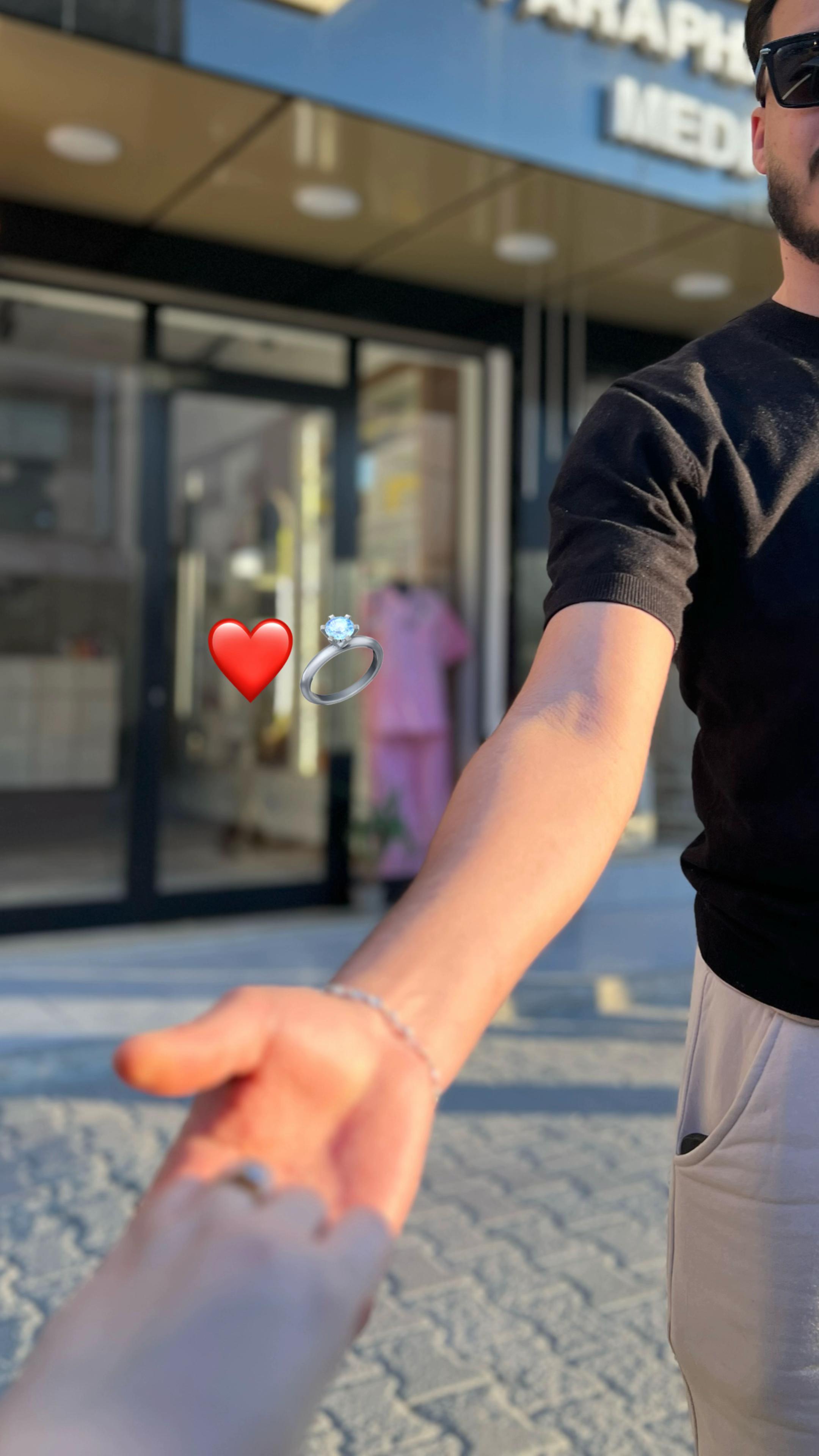 @𝐀𝐛𝐞𝐞𝐫 🕊️