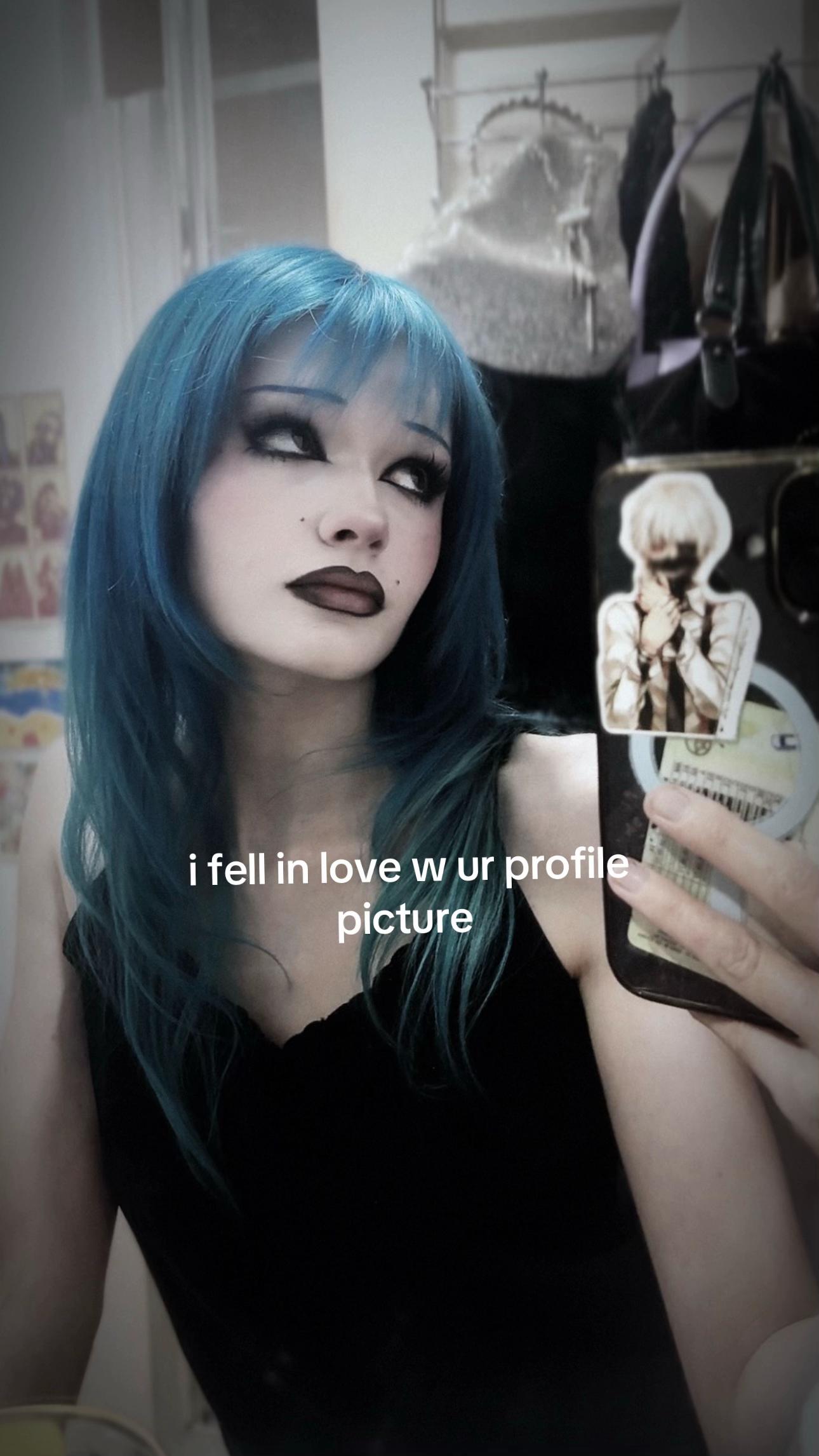 @girlwiththecoolbluehair