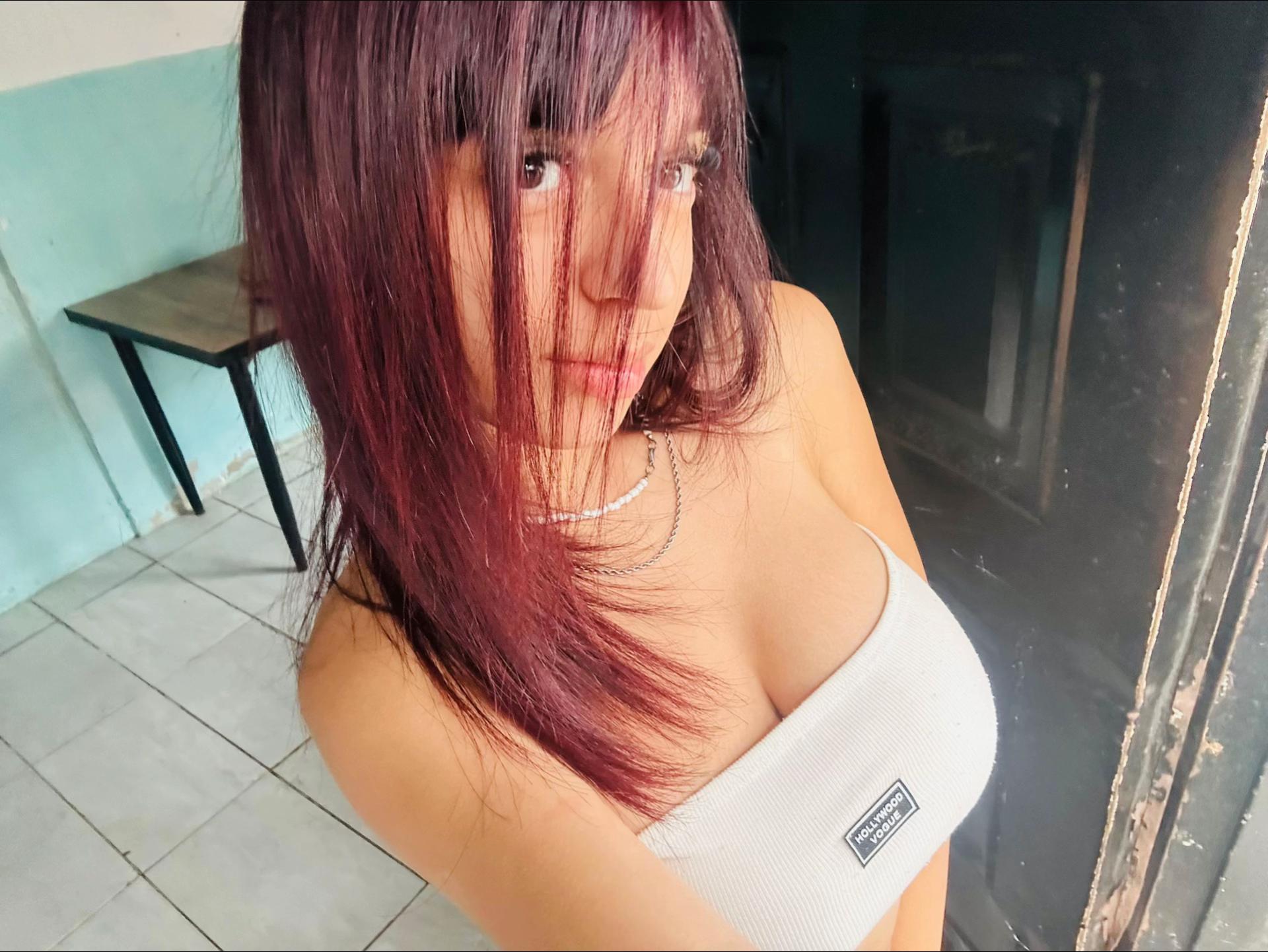 @moreena