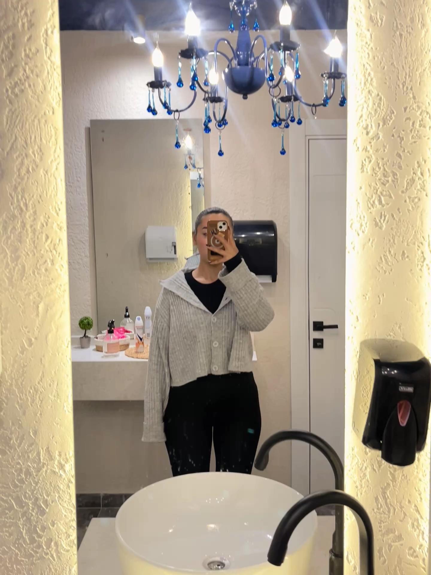 @𝒀