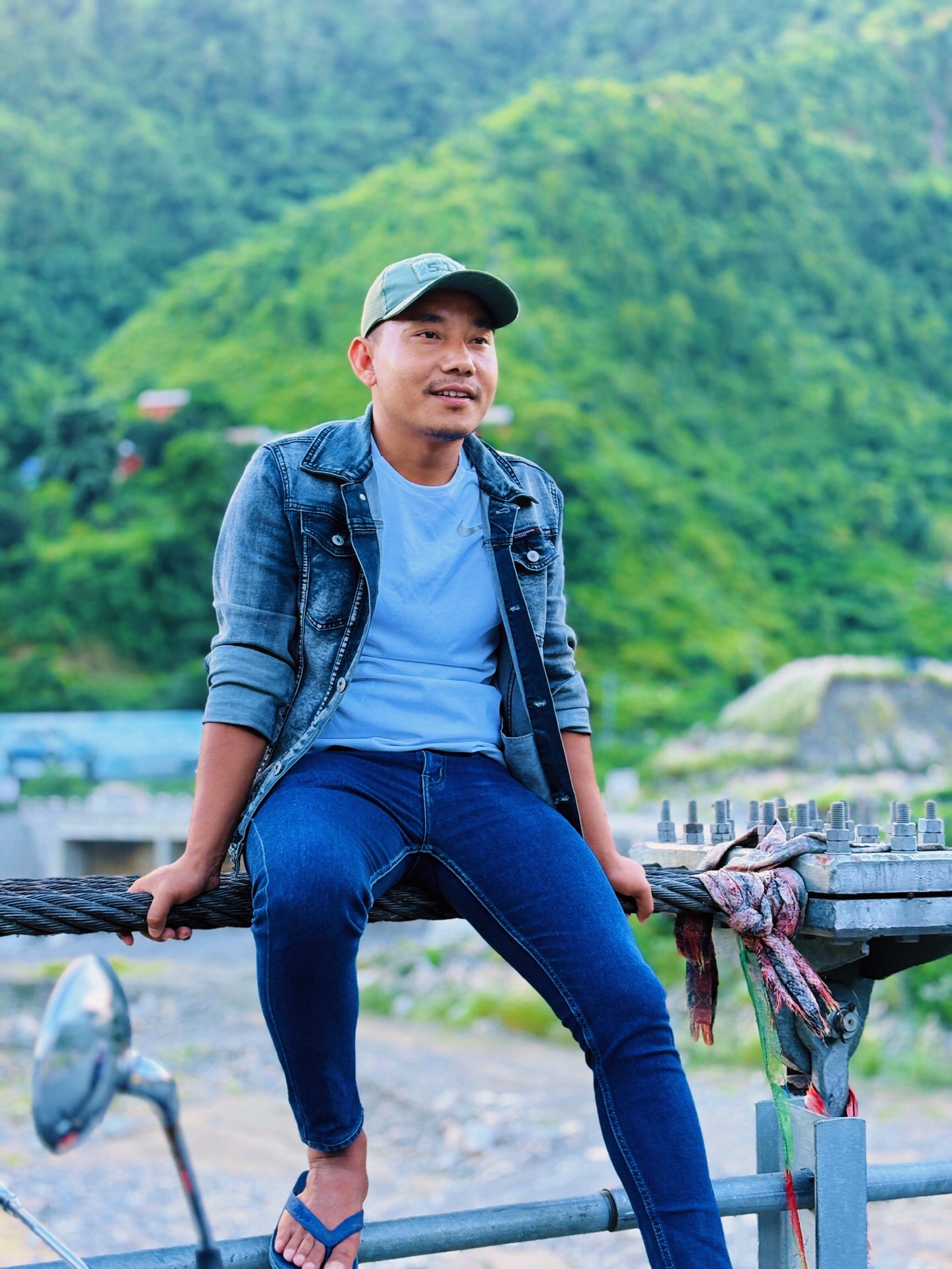 @DJ मेघ लामा