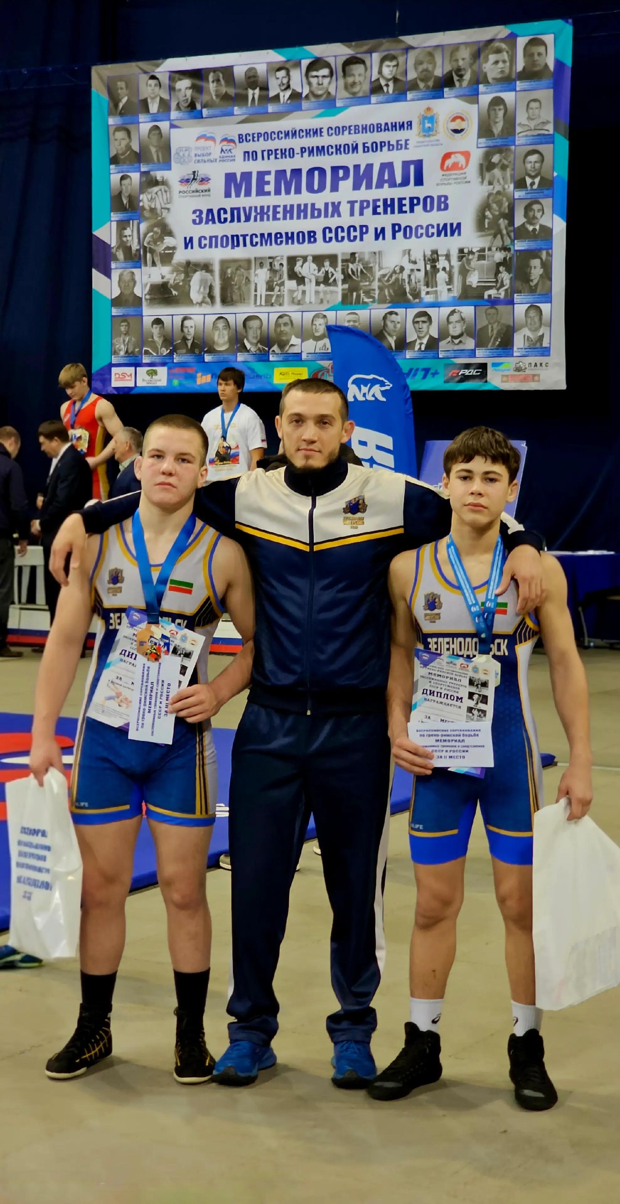 @Wrestling coach🤼♂️