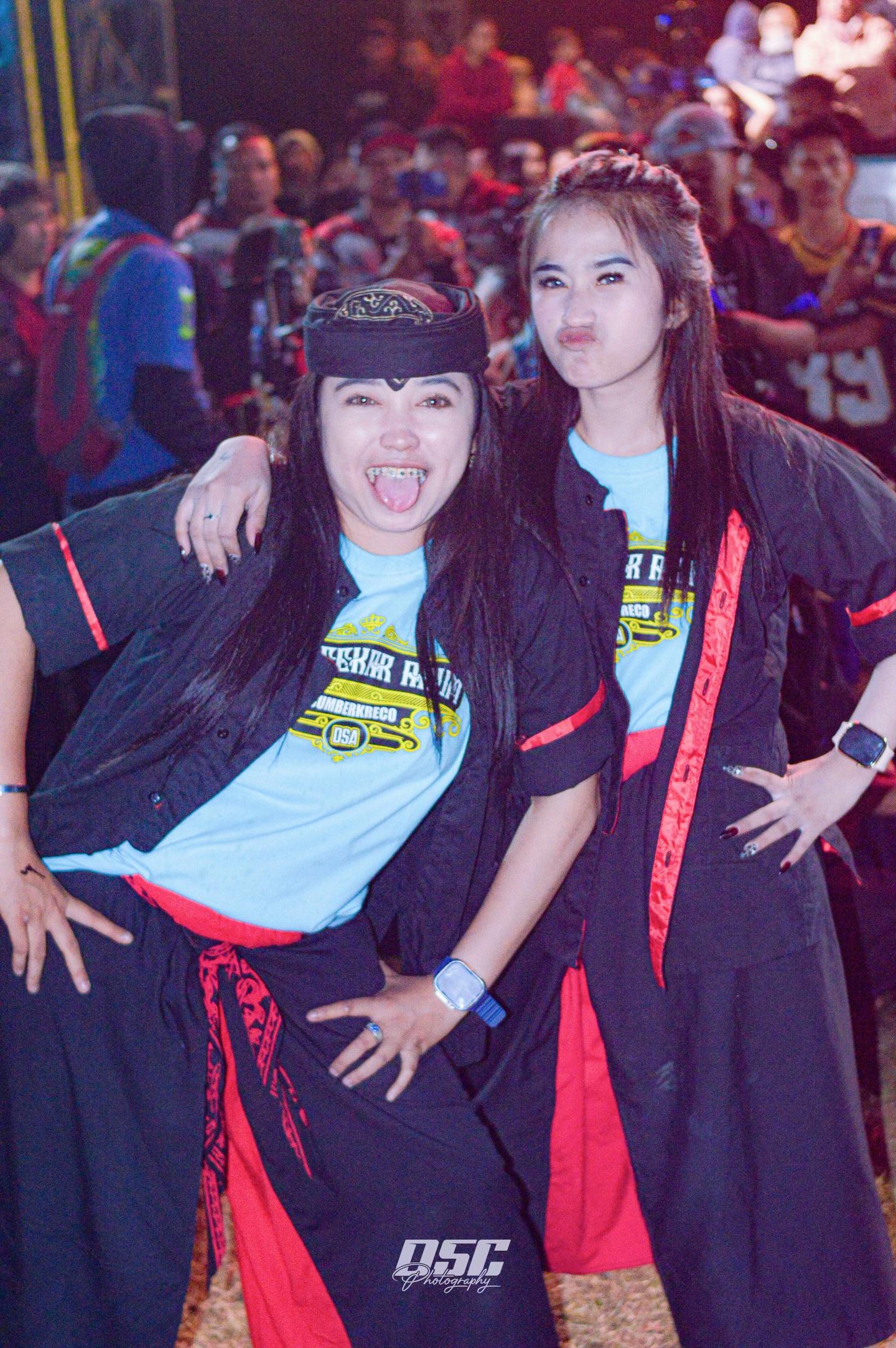 @dellaadell