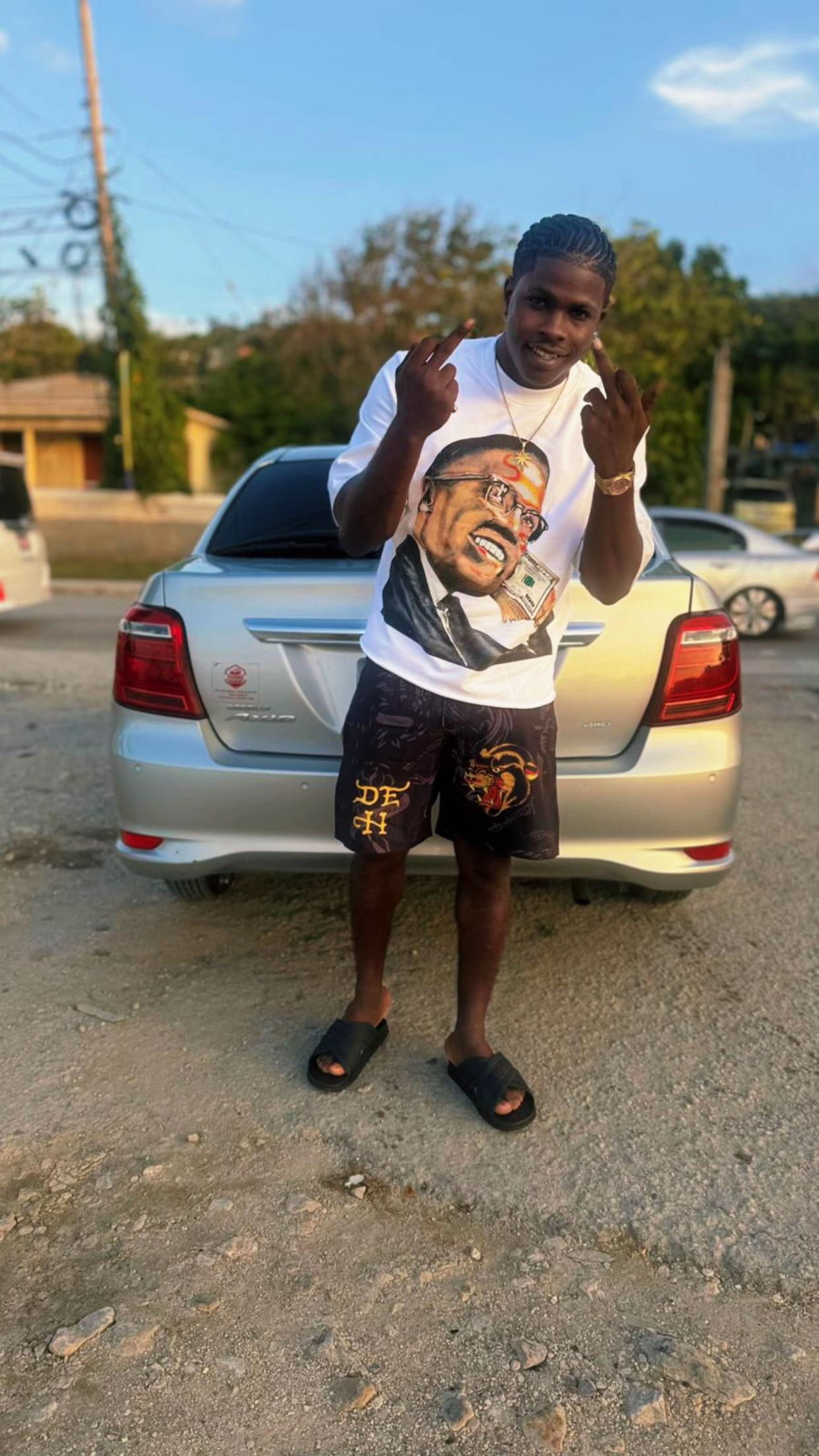 @🧟♂️♤Traye♧💸