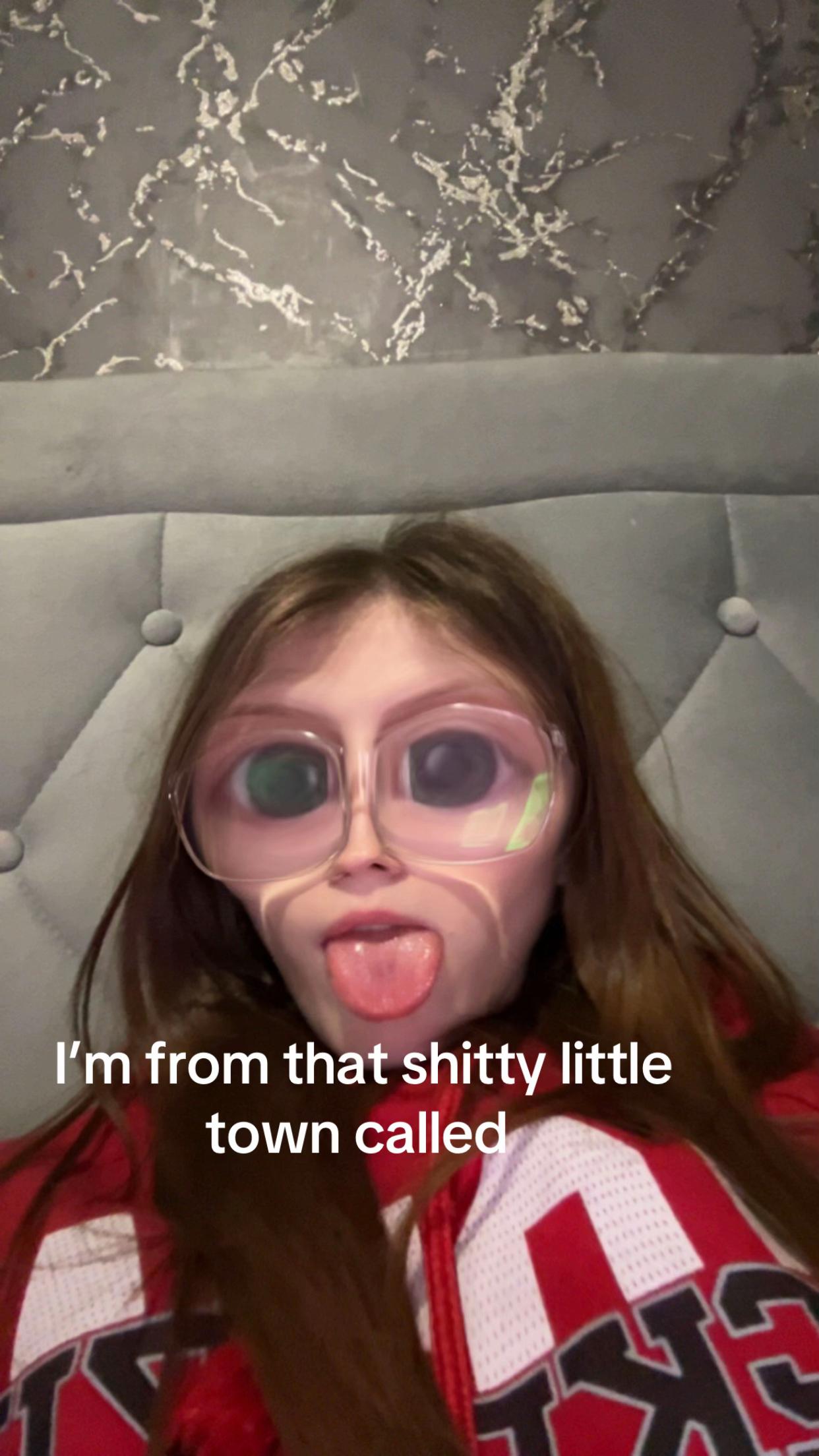@hannahkennett.